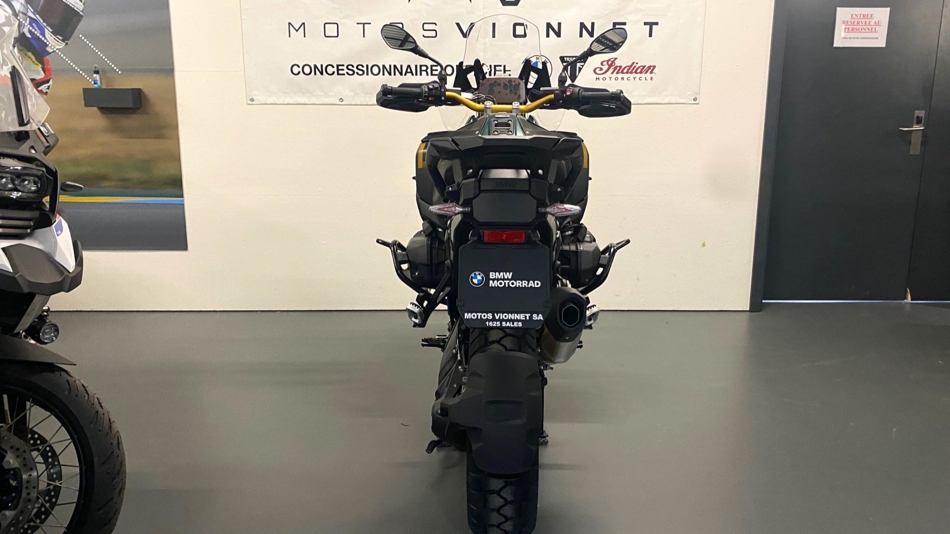 BMW R 1300 GS Adventure-showroom-element-2