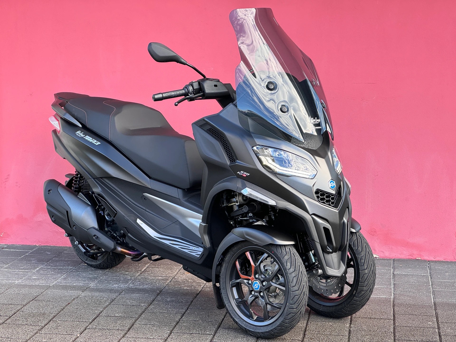 PIAGGIO MP3 530 Exclusive-showroom-element-1