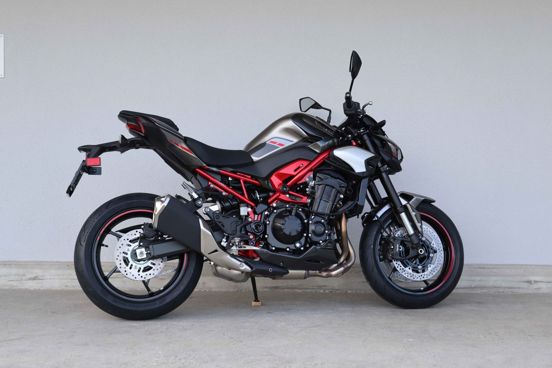 KAWASAKI Z 900-showroom-element-2
