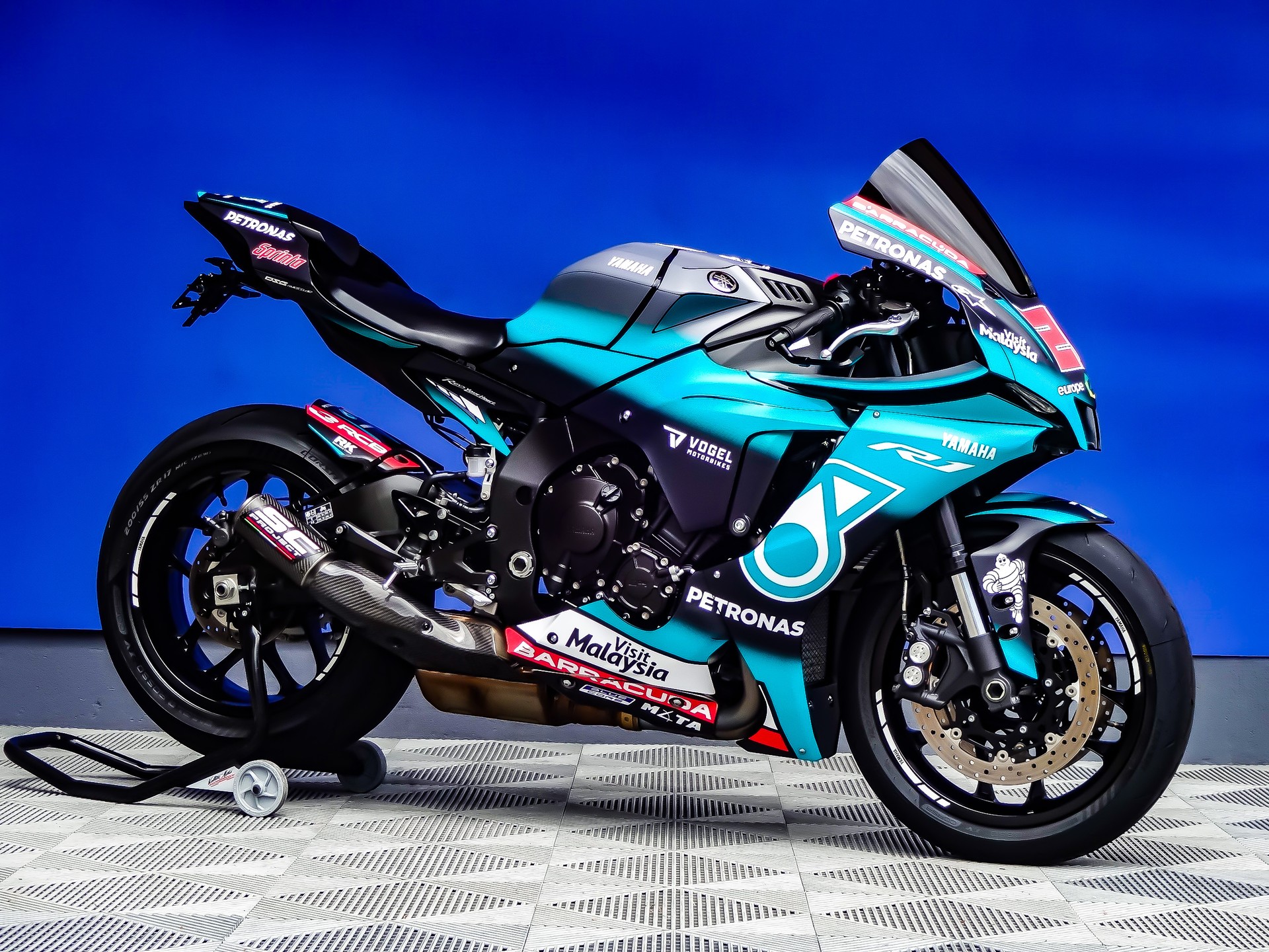 YAMAHA YZF-R1 ABS-showroom-element-1