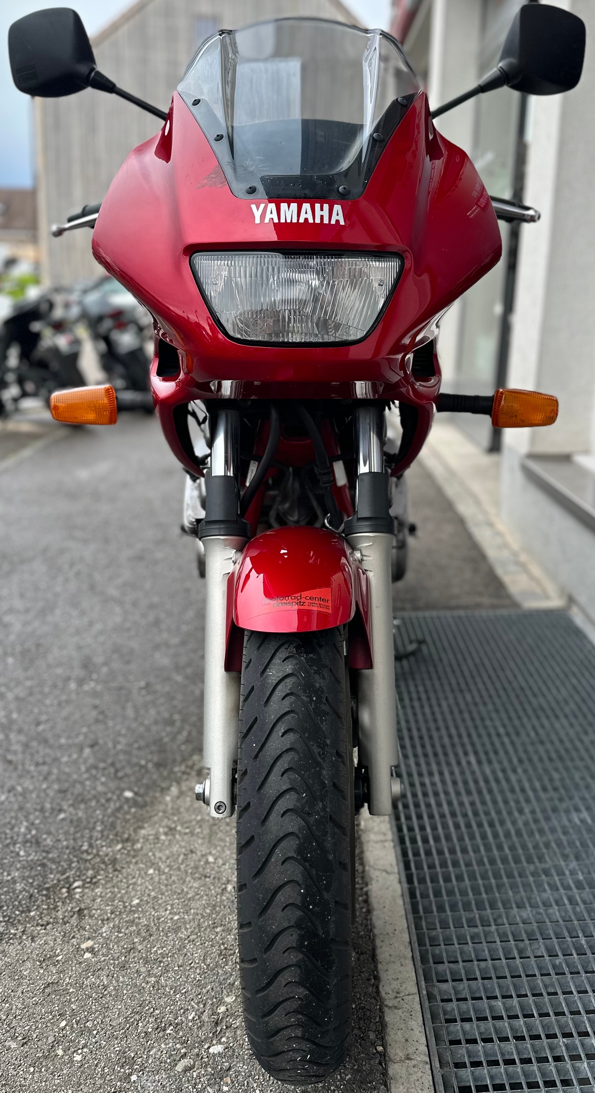 YAMAHA XJ 600 N-showroom-element-1