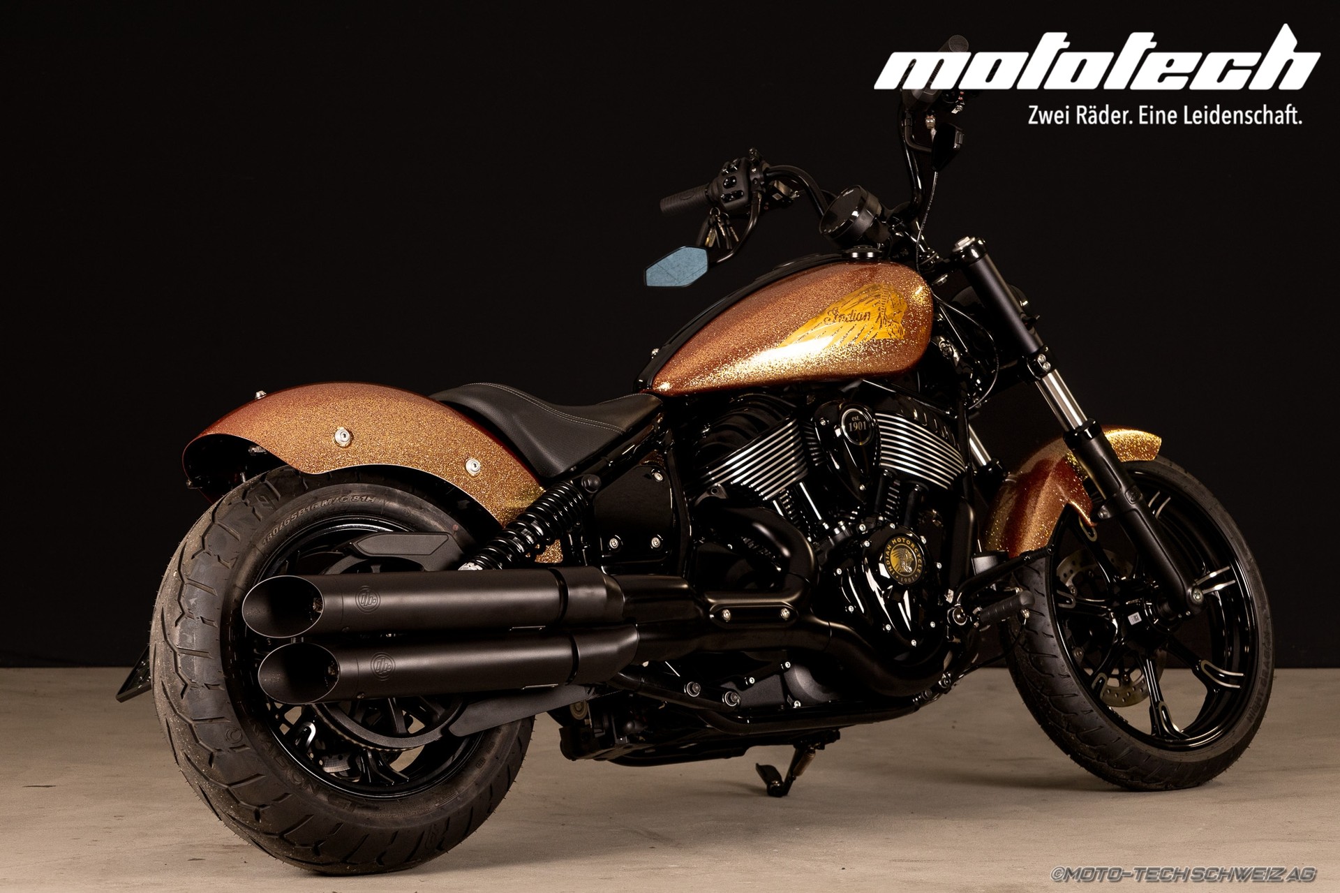 INDIAN Chief Dark Horse-showroom-element-2