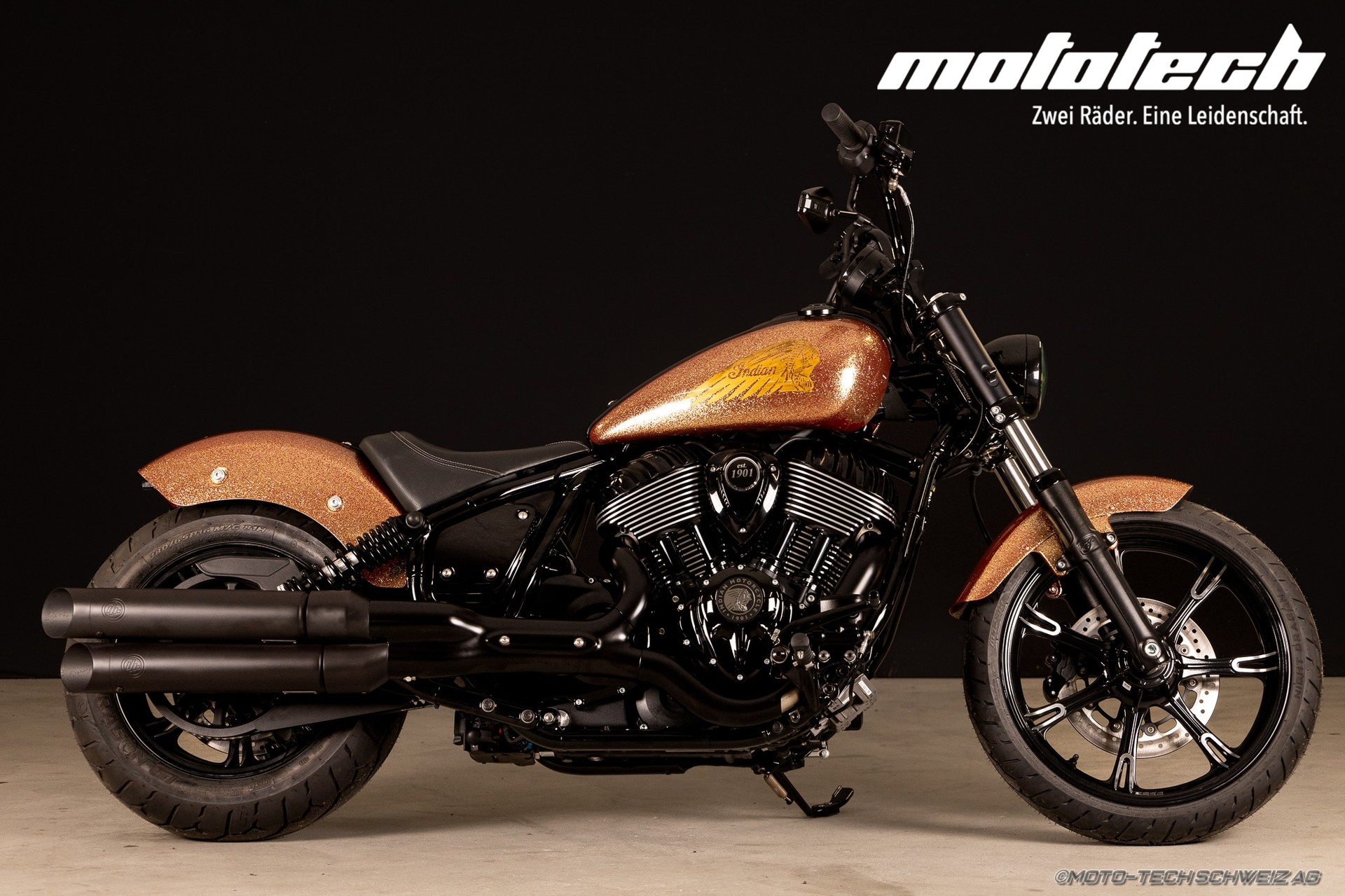 INDIAN Chief Dark Horse-showroom-element-1