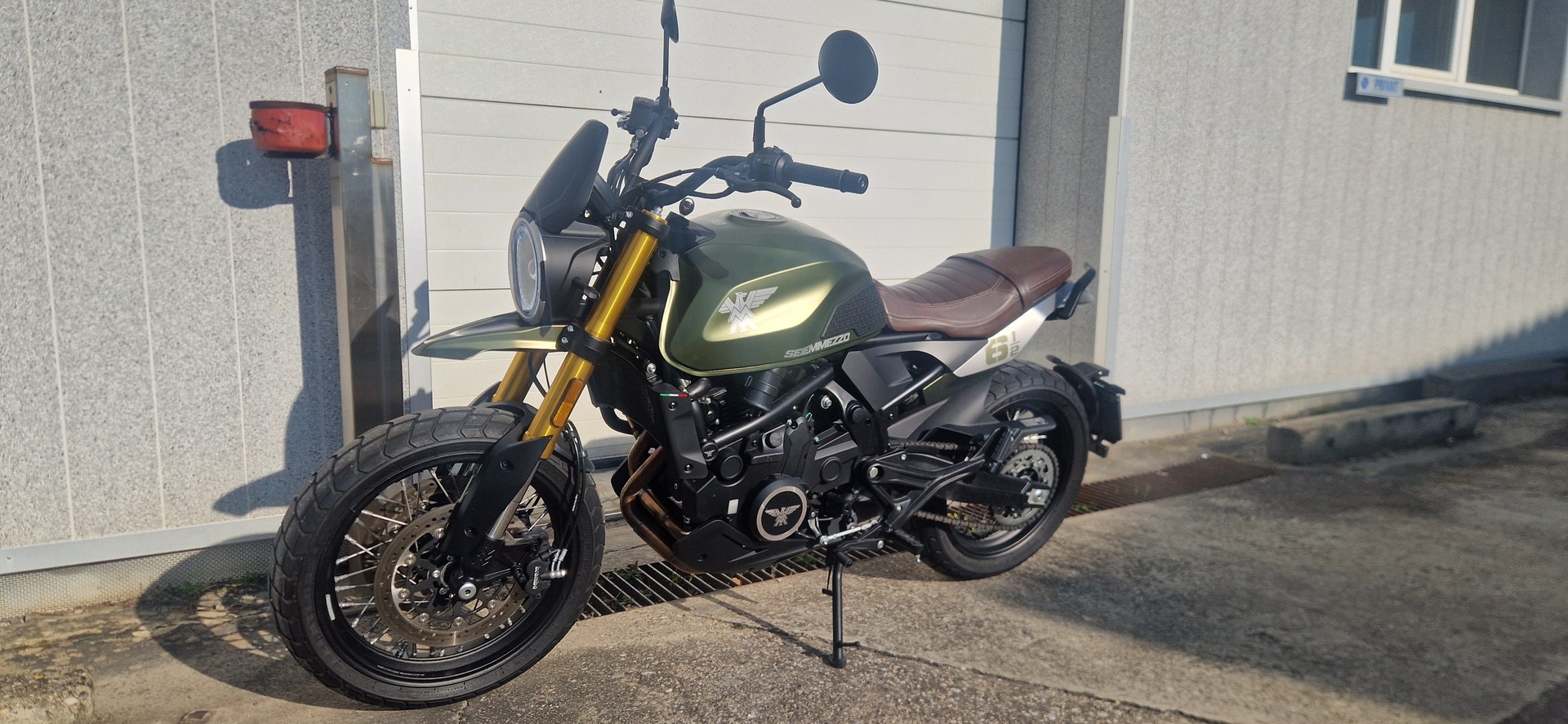 MOTO MORINI Seiemmezzo SCR