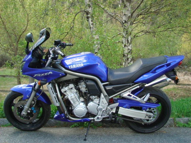 YAMAHA FZS 1000 Fazer-showroom-element-1