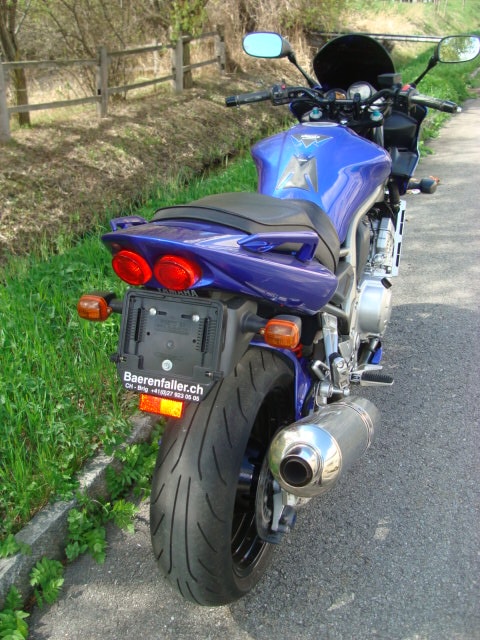 YAMAHA FZS 1000 Fazer-showroom-element-3