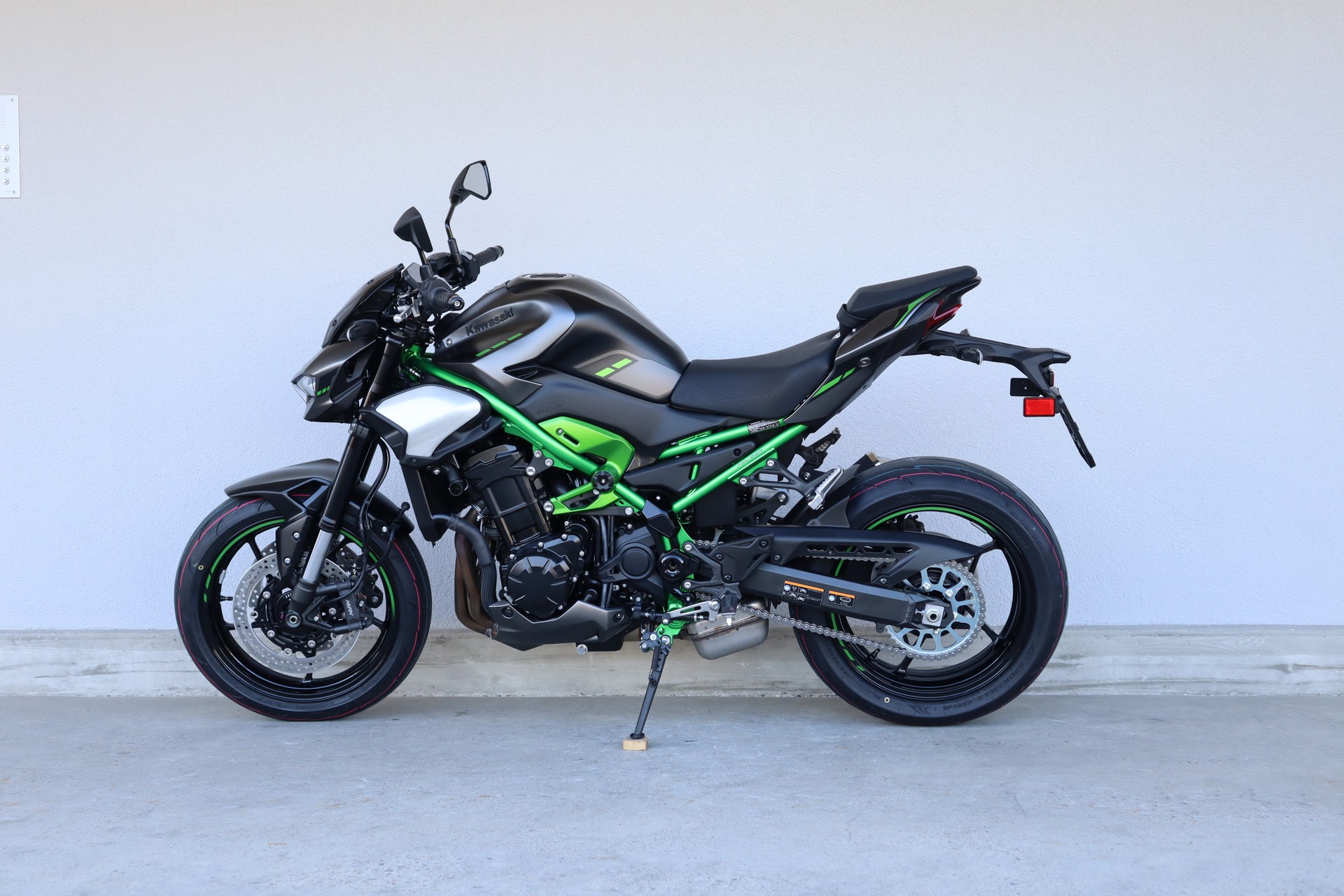 KAWASAKI Z 900-showroom-element-3