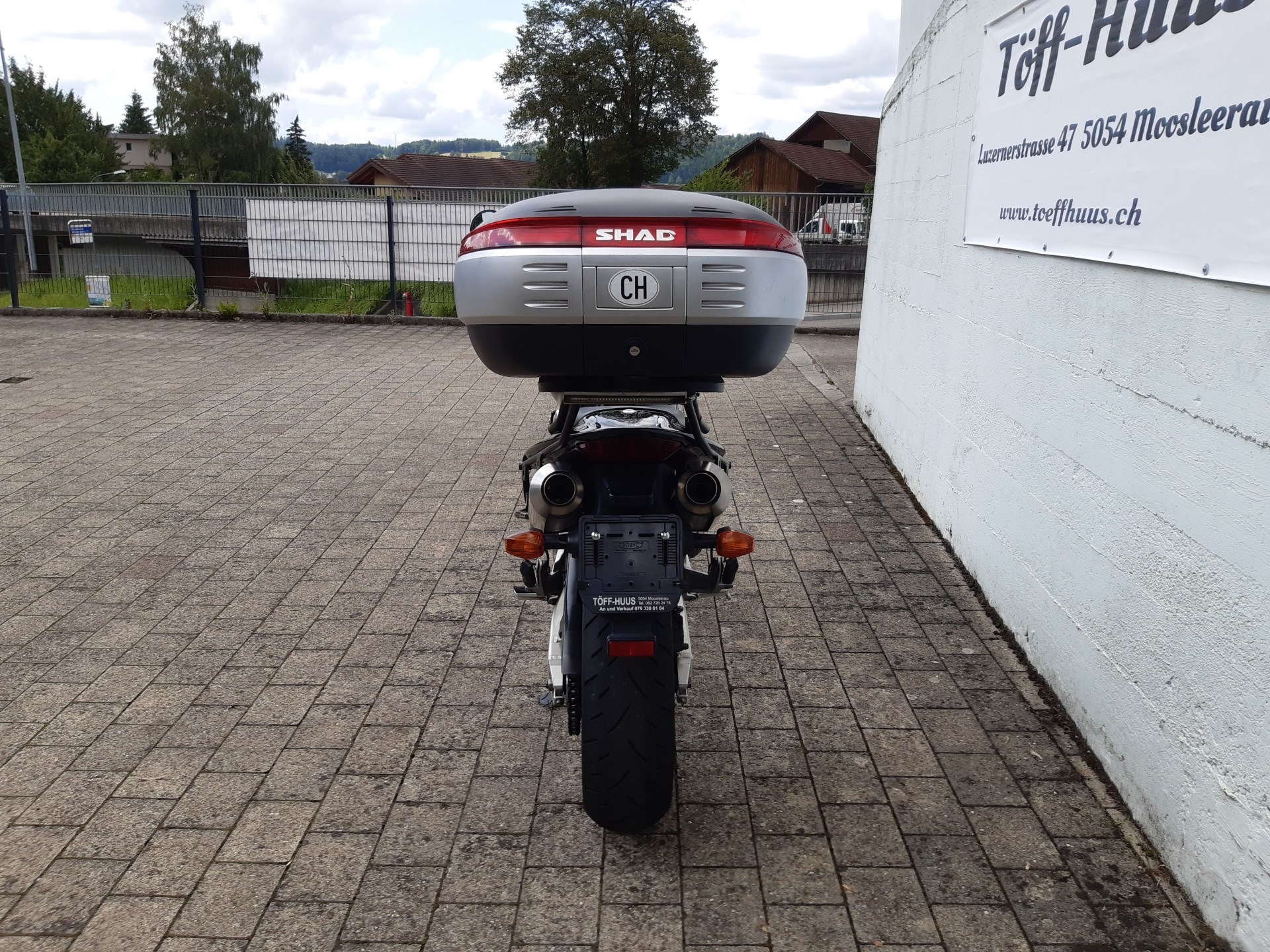HONDA CB 900 F Hornet-showroom-element-1