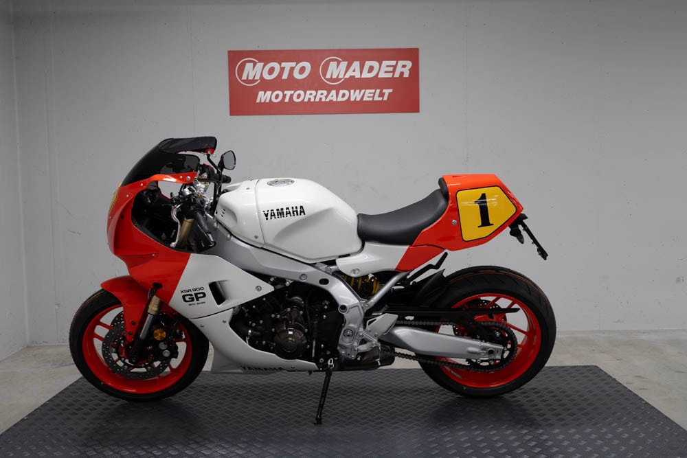 YAMAHA XSR 900 GP-showroom-element-2