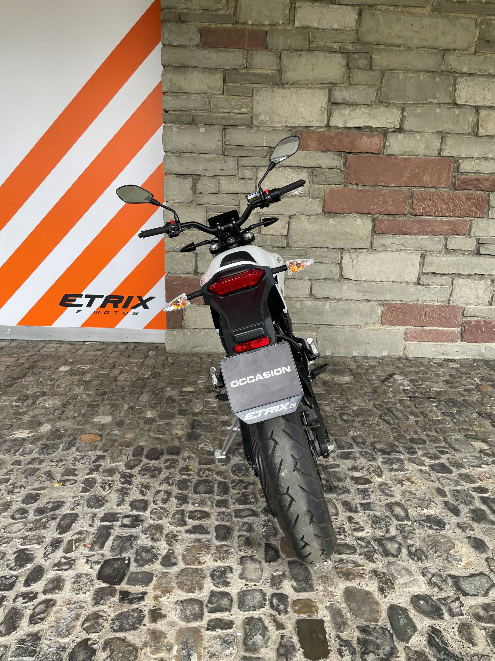 ZERO FXE-showroom-element-3