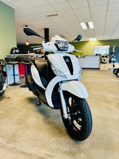 PIAGGIO Medley 125 Sport-image-0