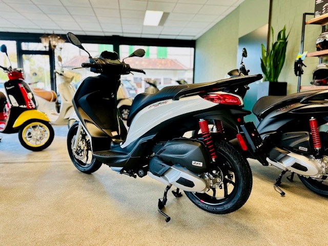 PIAGGIO Medley 125 Sport-image-3