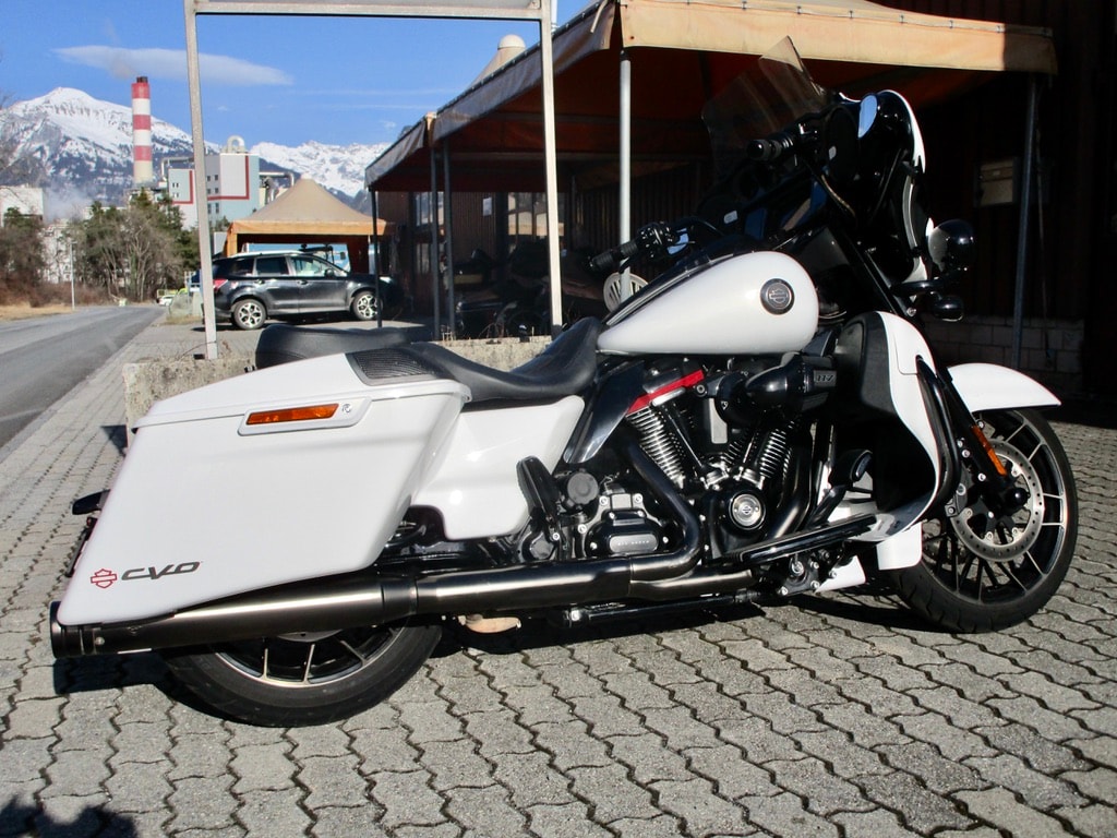HARLEY-DAVIDSON FLHXSE Street Glide ABS CVO 117