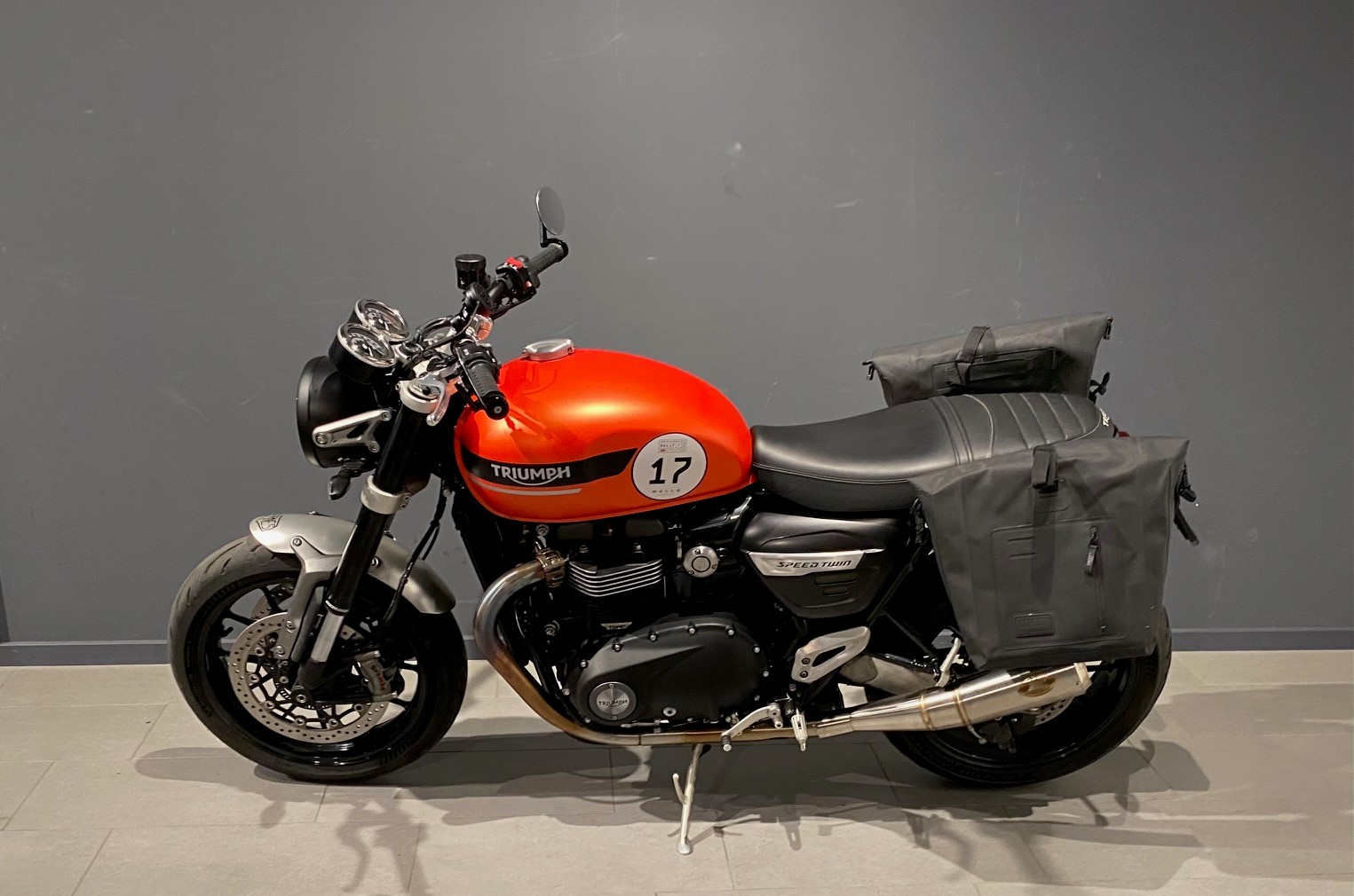 TRIUMPH Speed Twin 1200-showroom-element-3