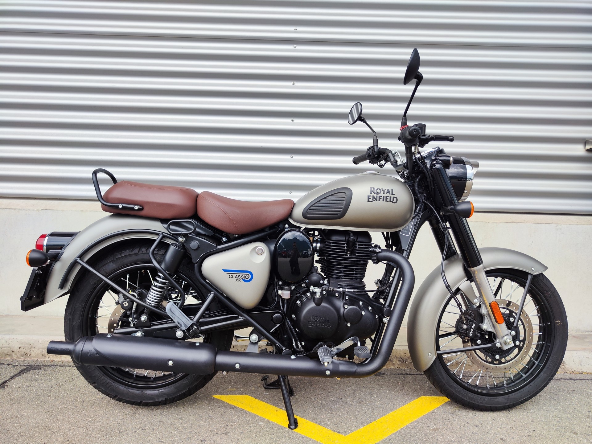 ROYAL ENFIELD Classic 350