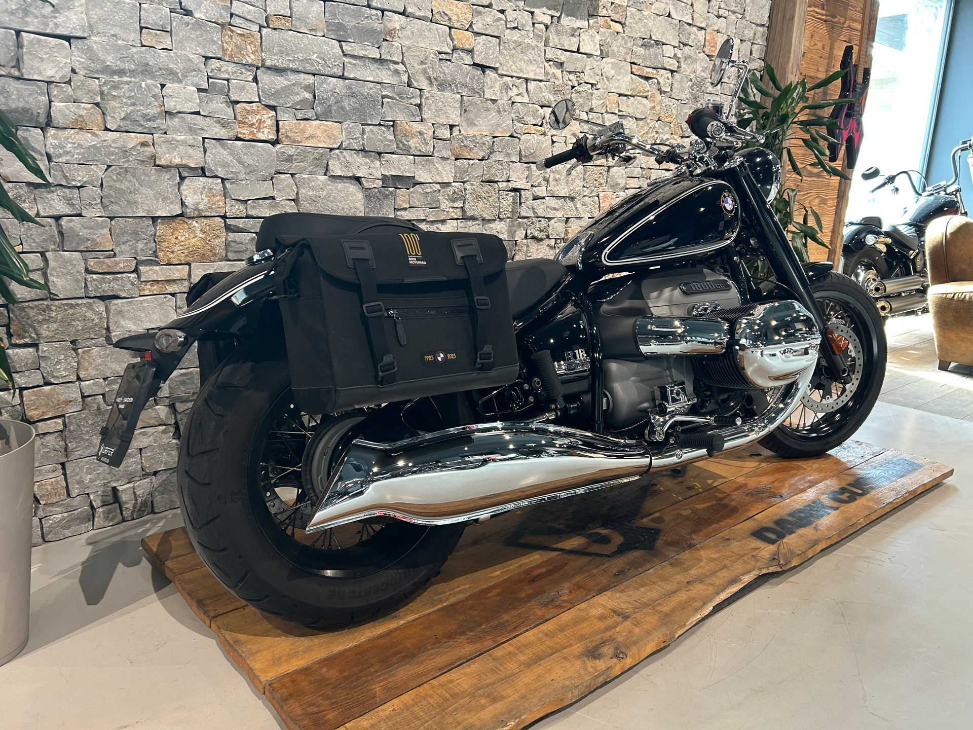 BMW R 18-showroom-element-2