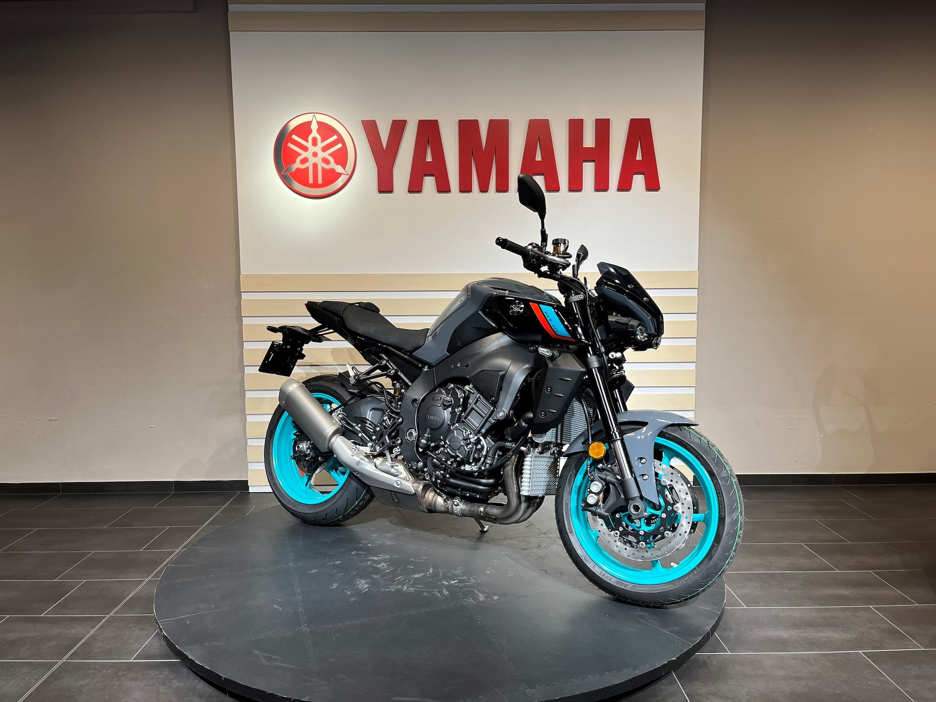 YAMAHA MT-10