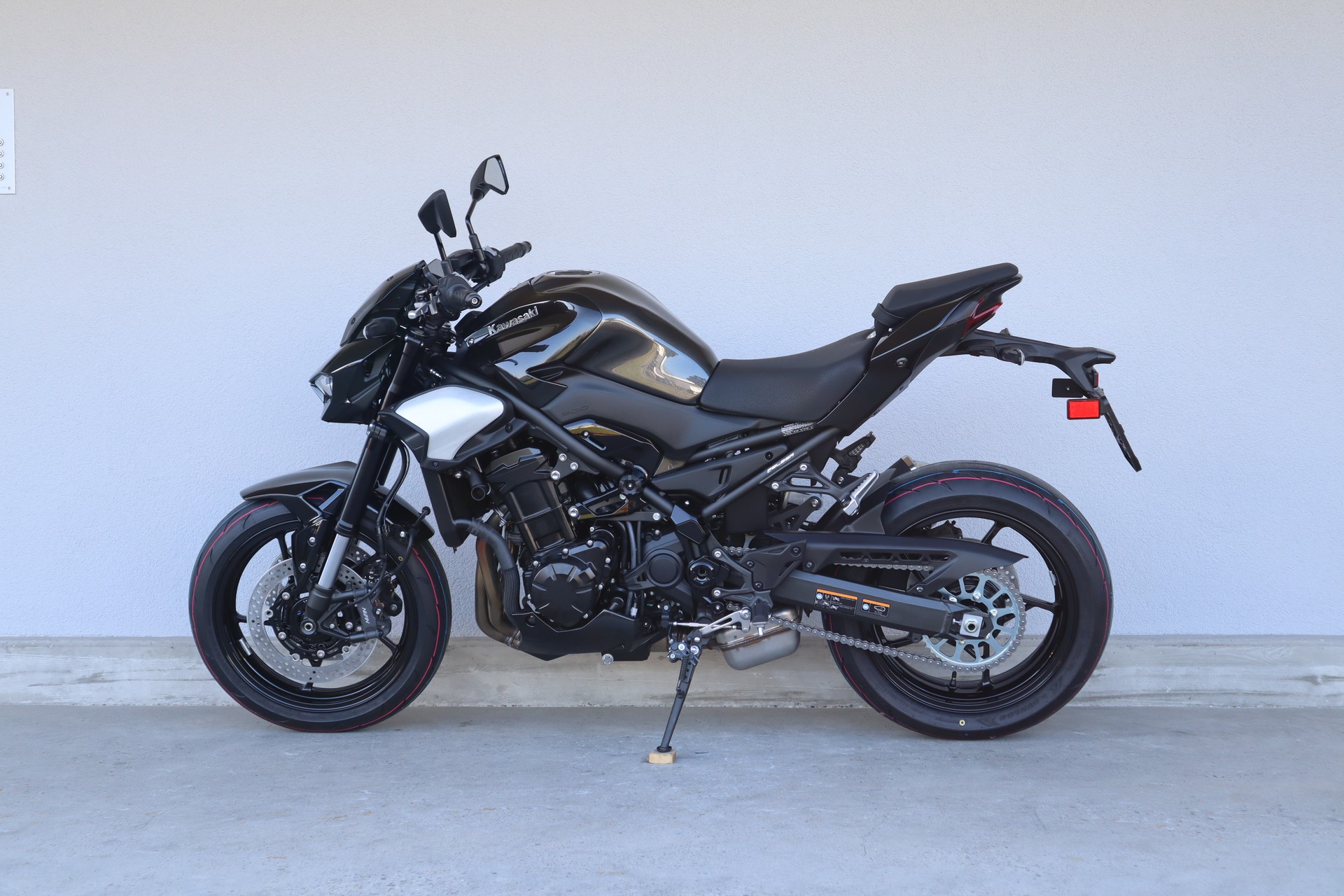 KAWASAKI Z 900-image-3