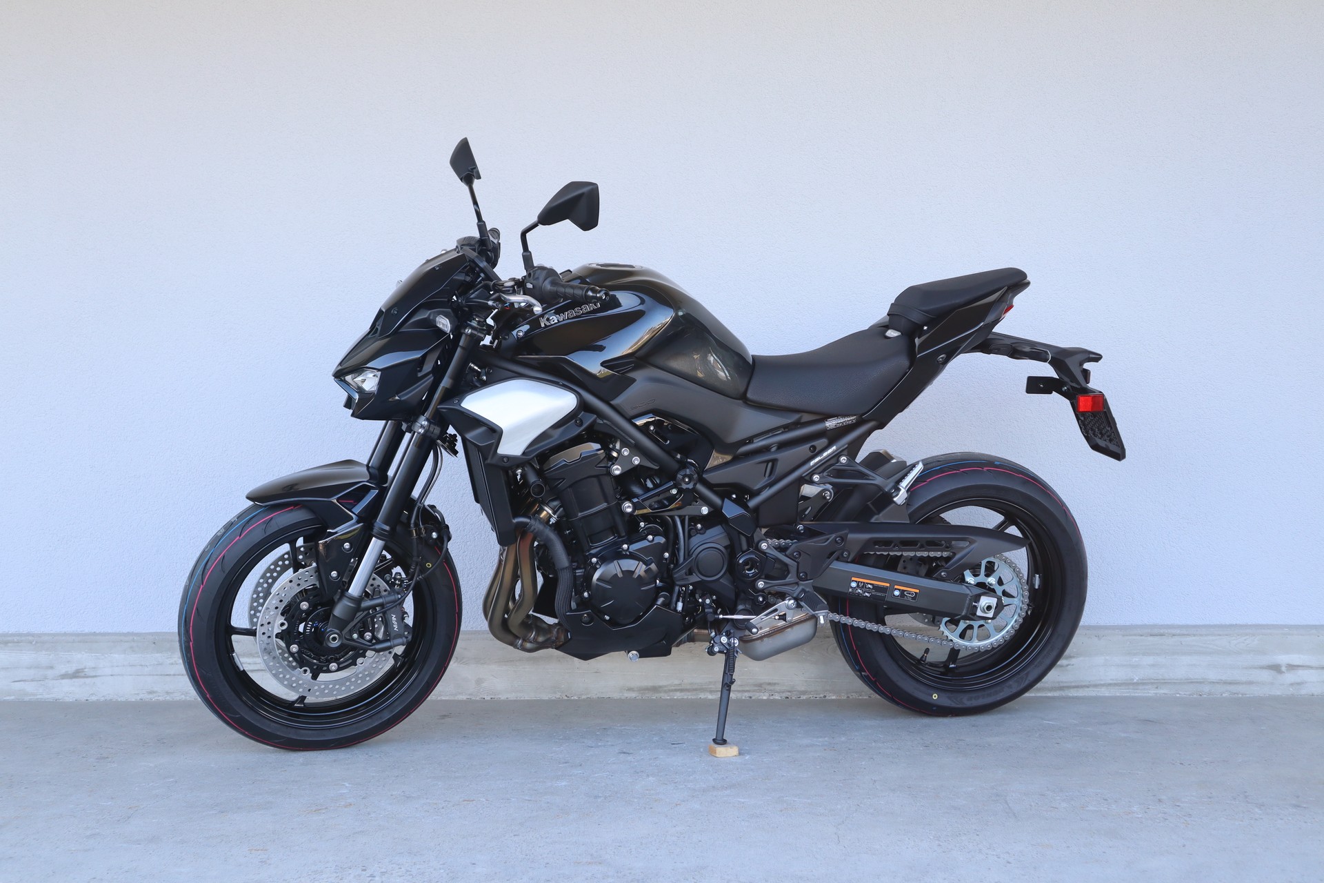 KAWASAKI Z 900-image-4