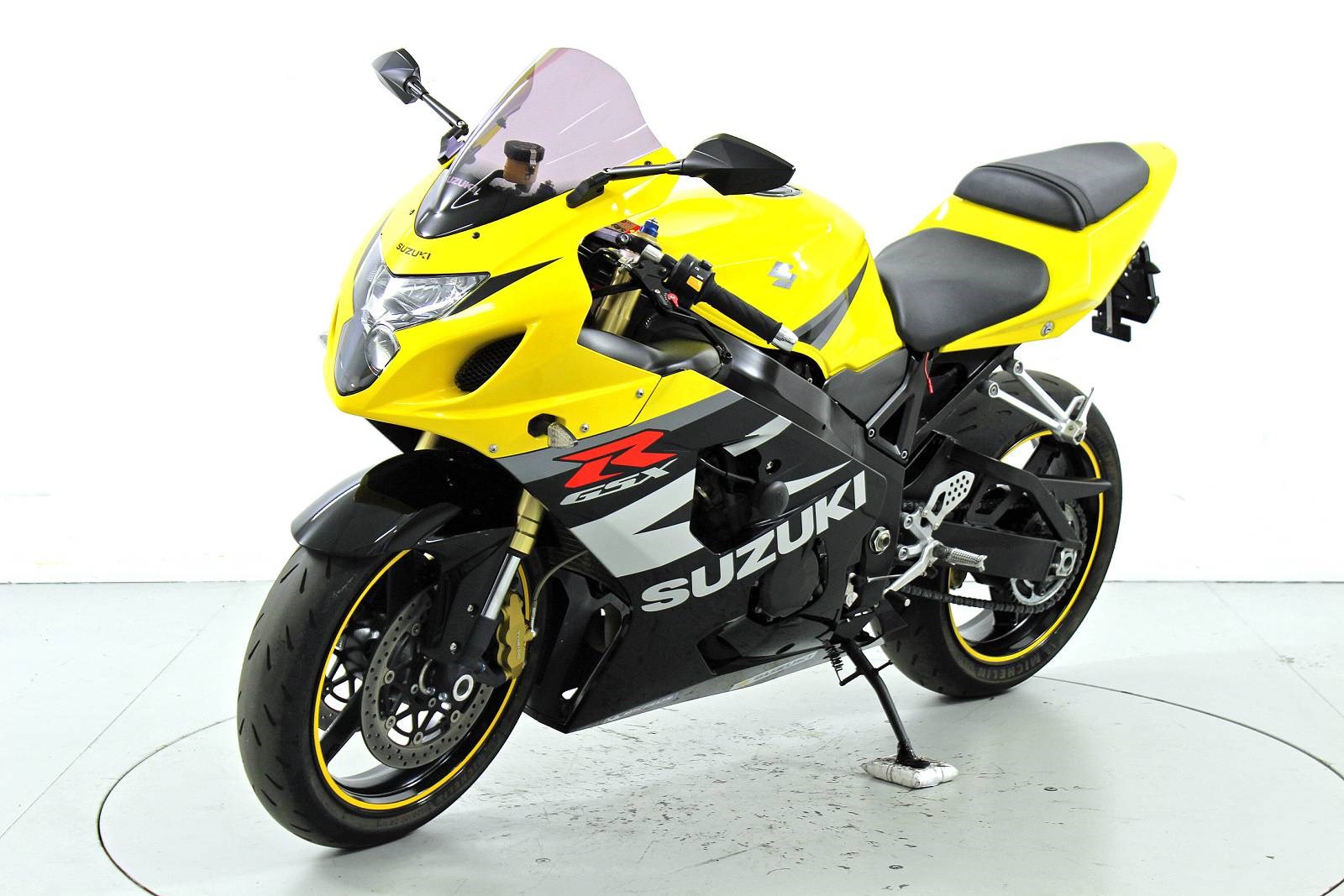 SUZUKI GSX-R 750-showroom-element-2
