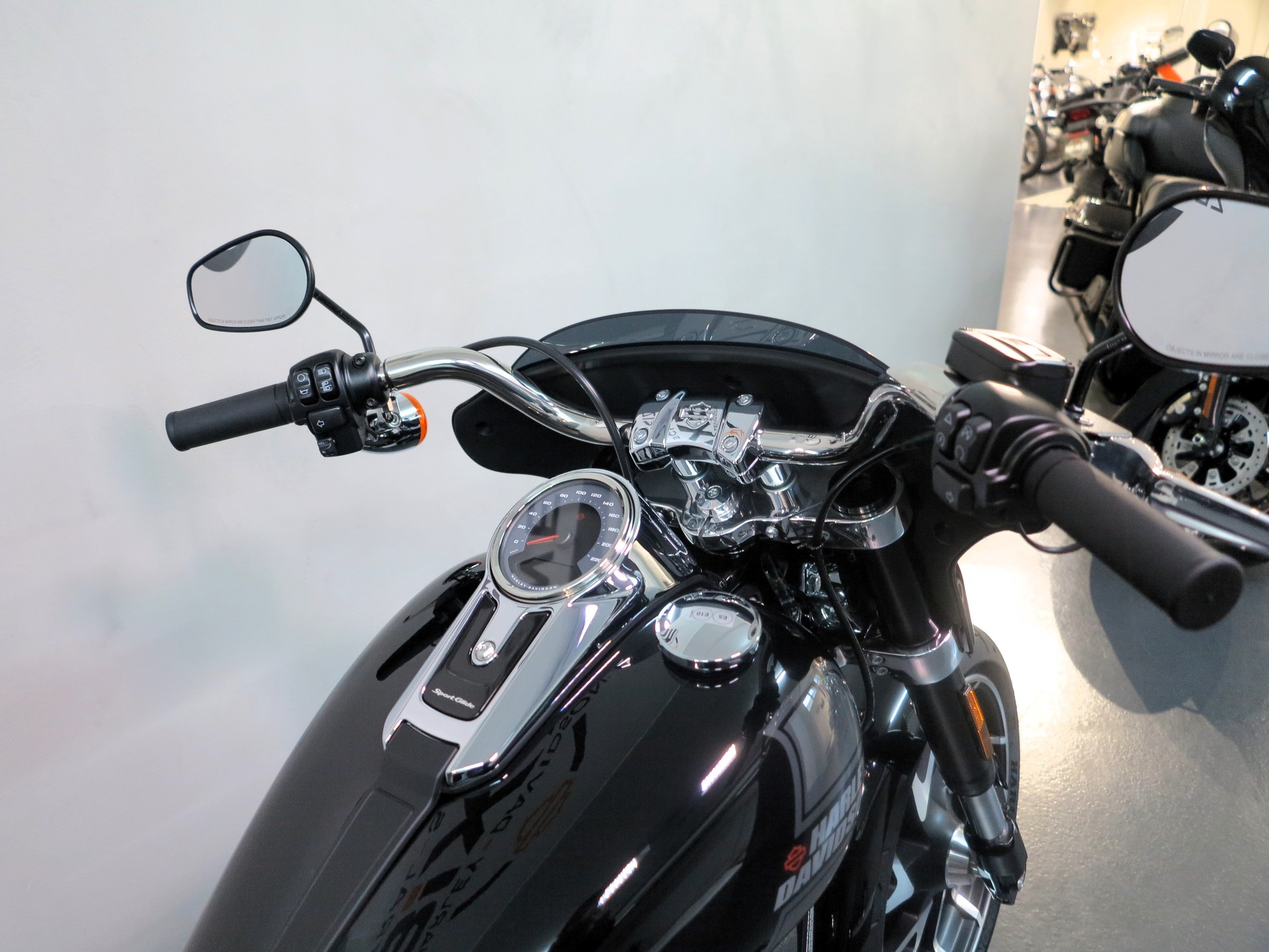 HARLEY-DAVIDSON FLSB Sport Glide Deluxe 107-image-5