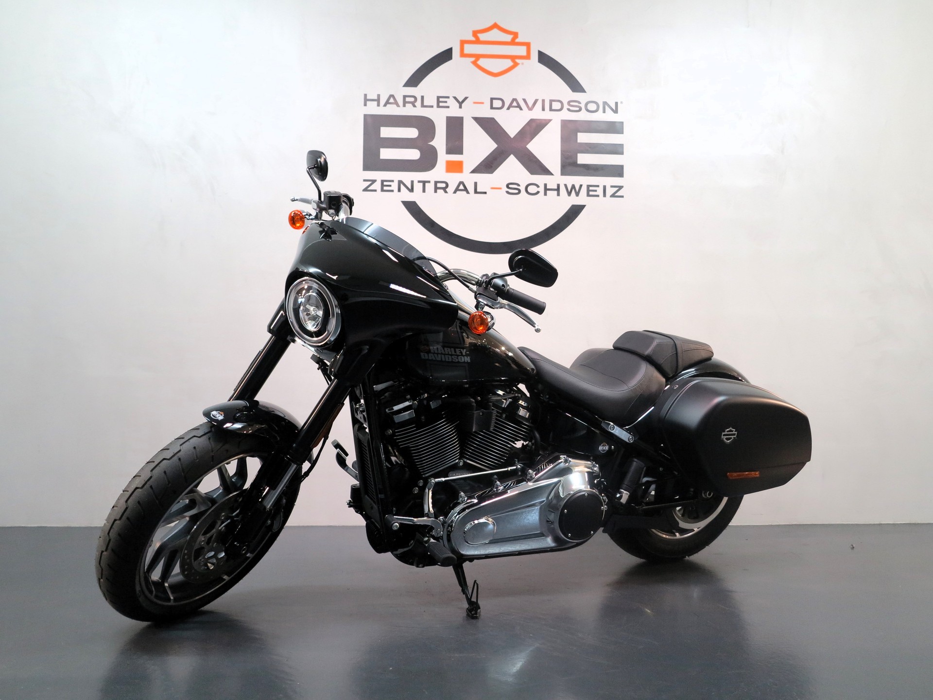 HARLEY-DAVIDSON FLSB Sport Glide Deluxe 107-image-2