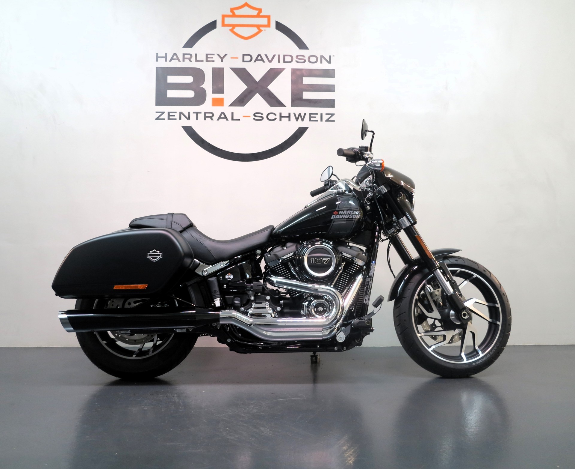 HARLEY-DAVIDSON FLSB Sport Glide Deluxe 107-image-0