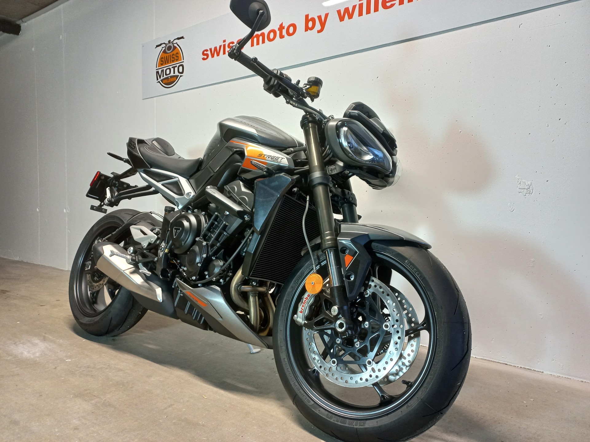TRIUMPH Street Triple RS 765-showroom-element-1