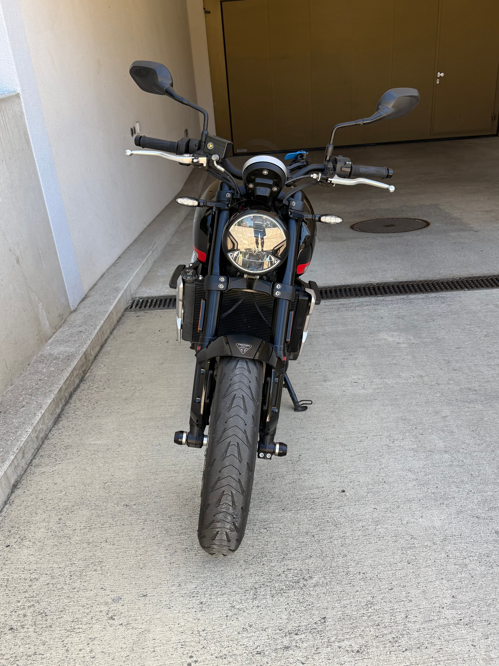 TRIUMPH Trident 660-image-4