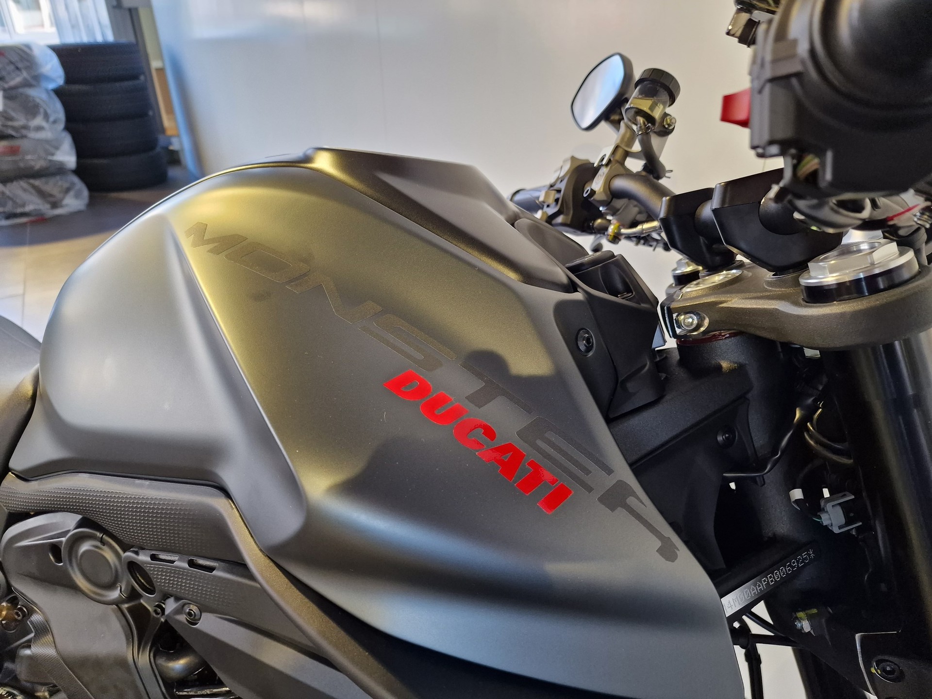 DUCATI Monster 937-image-5