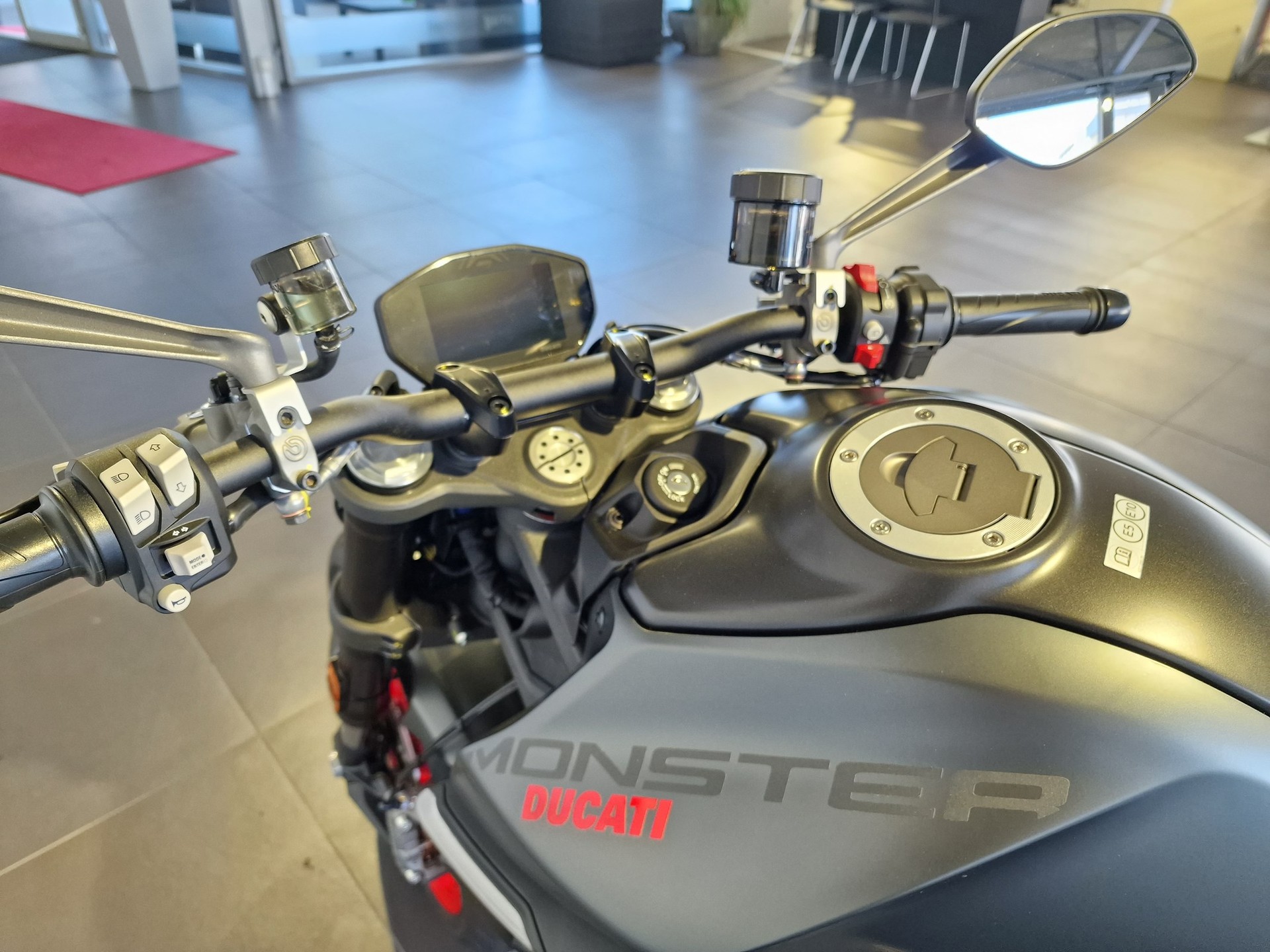 DUCATI Monster 937-image-7
