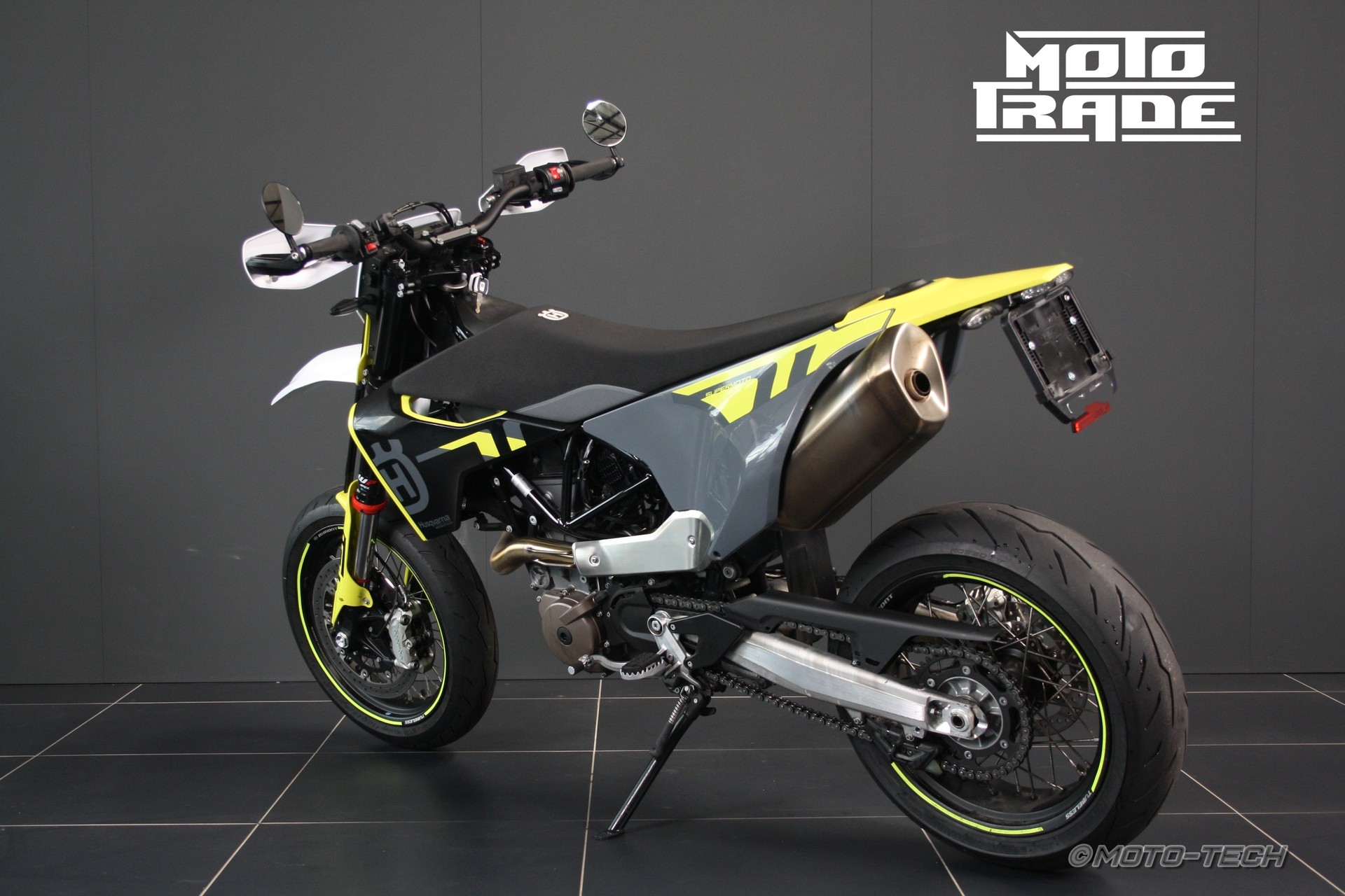 HUSQVARNA 701 Supermoto (35kW)-showroom-element-3