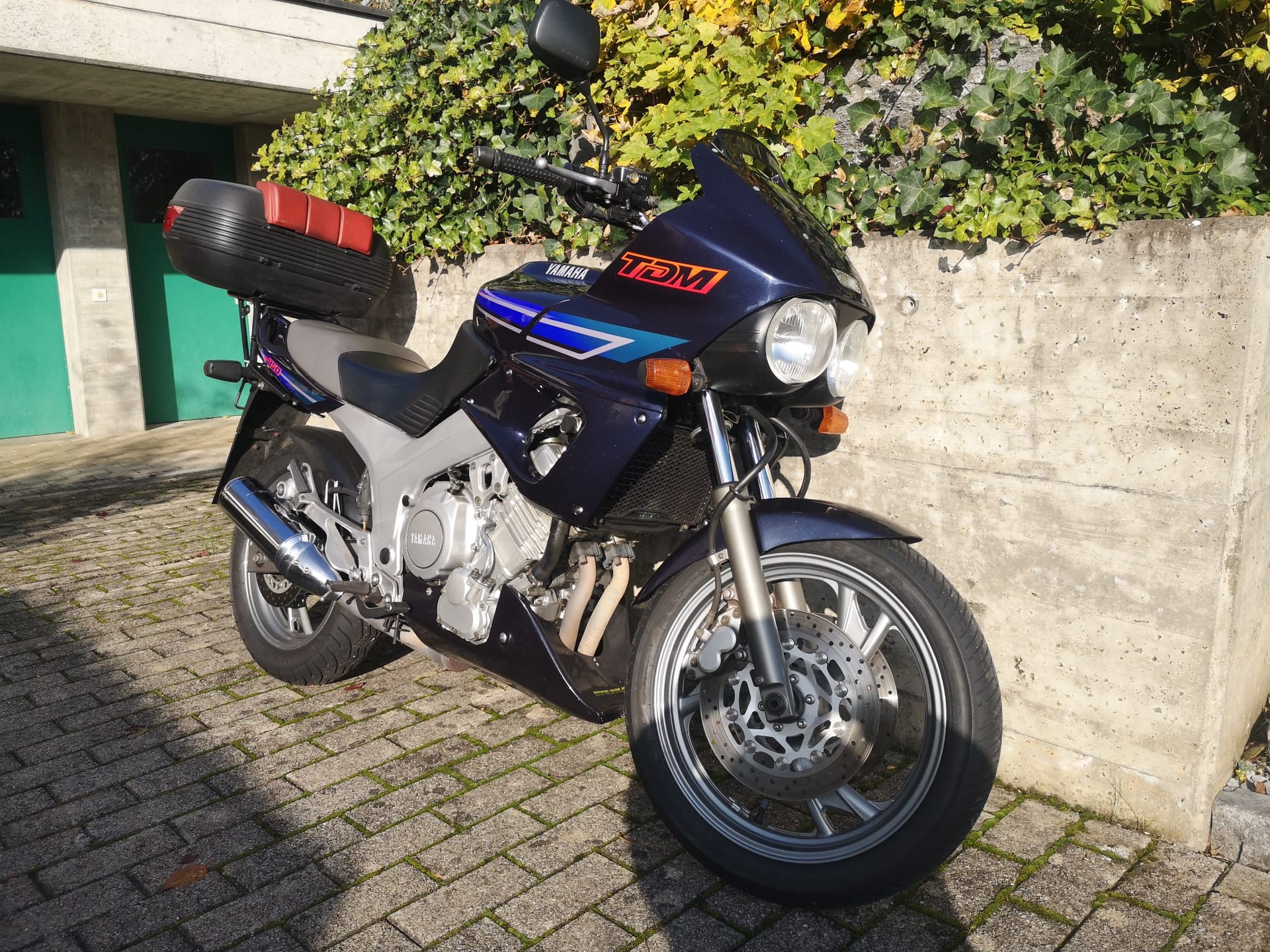 YAMAHA TDM 850-image-1