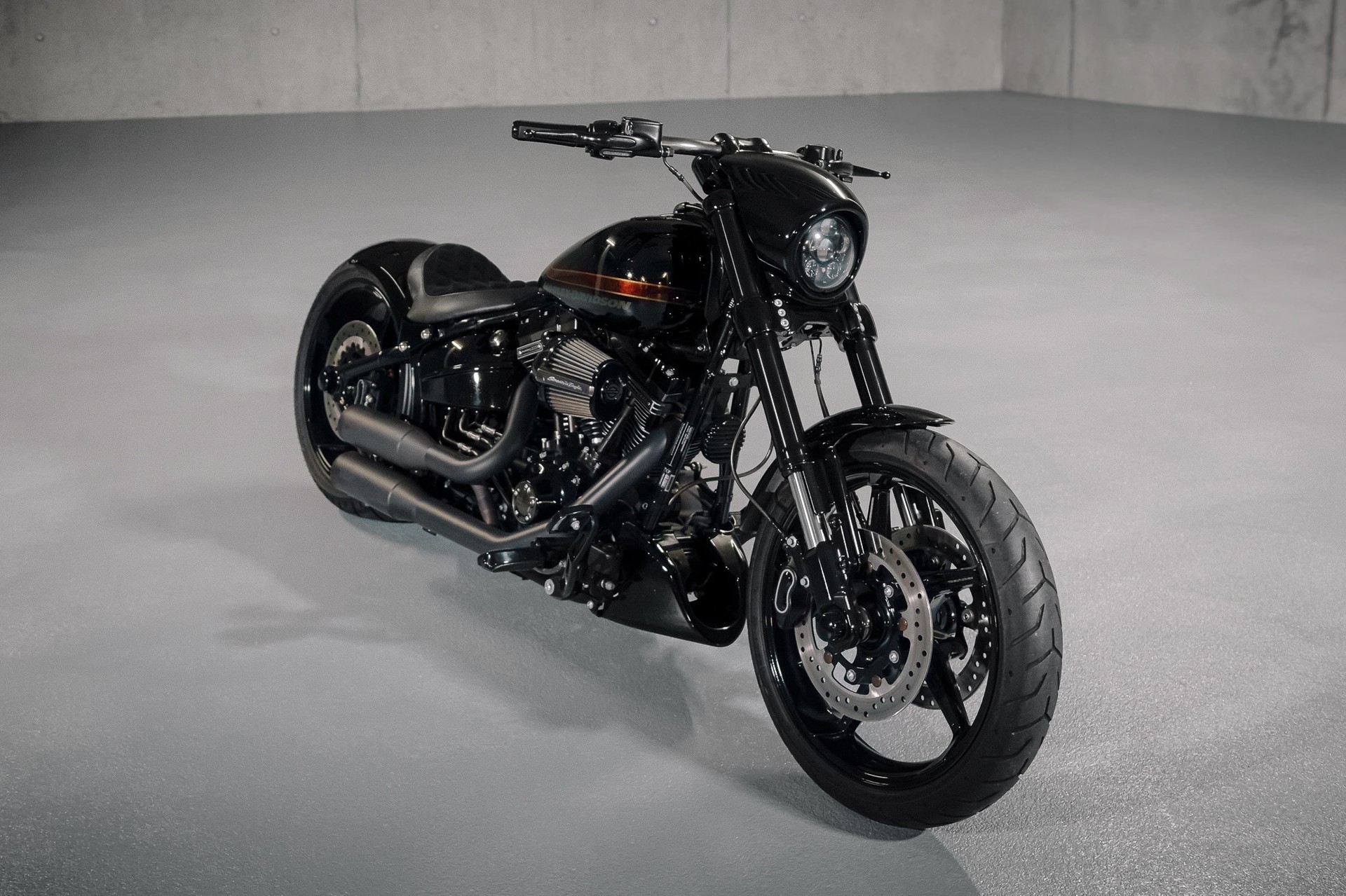 HARLEY-DAVIDSON FXSE Breakout Pro Street  CVO ABS