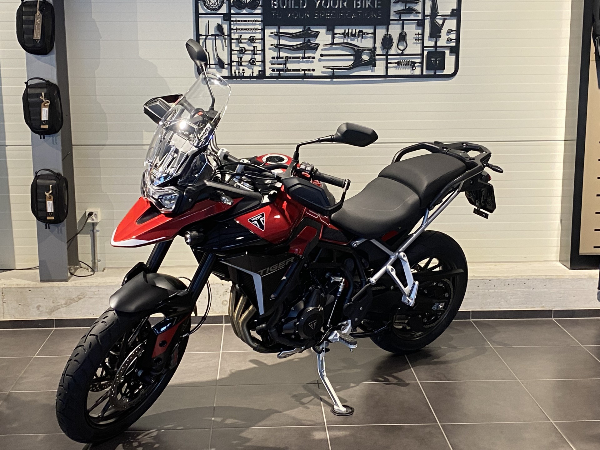 TRIUMPH Tiger 900 GT Pro-showroom-element-1