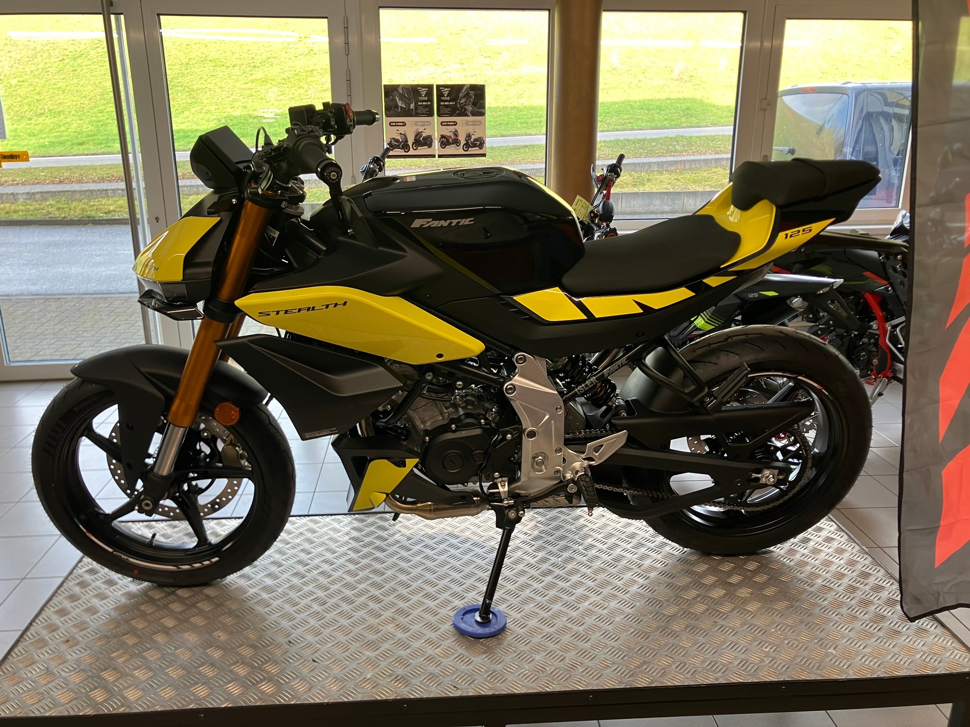 FANTIC STEALTH 125