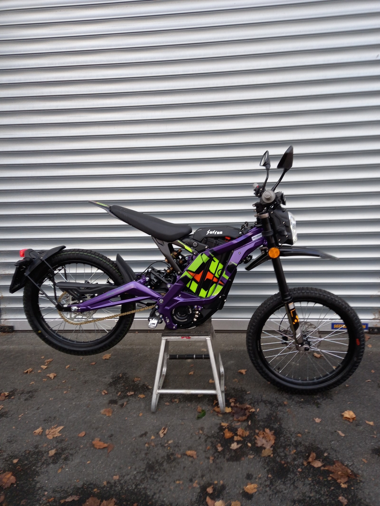 SUR-RON Light Bee violett-image-2