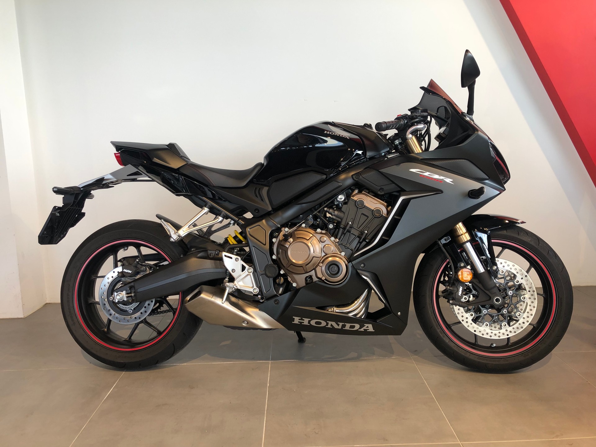 HONDA CBR 650 R