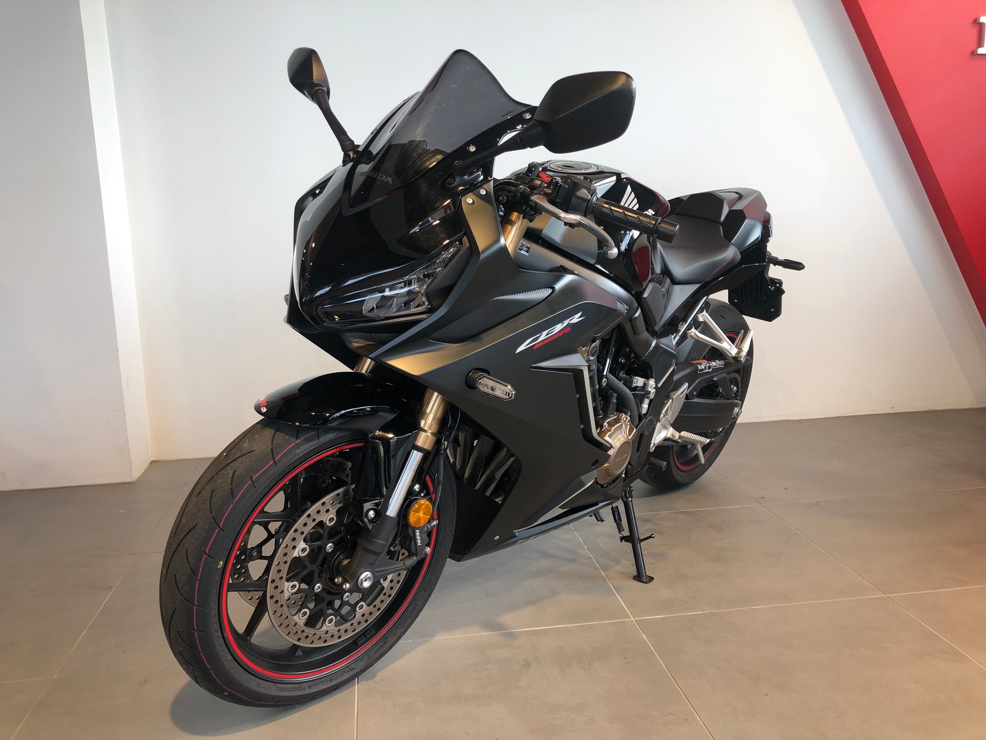 HONDA CBR 650 R-showroom-element-2