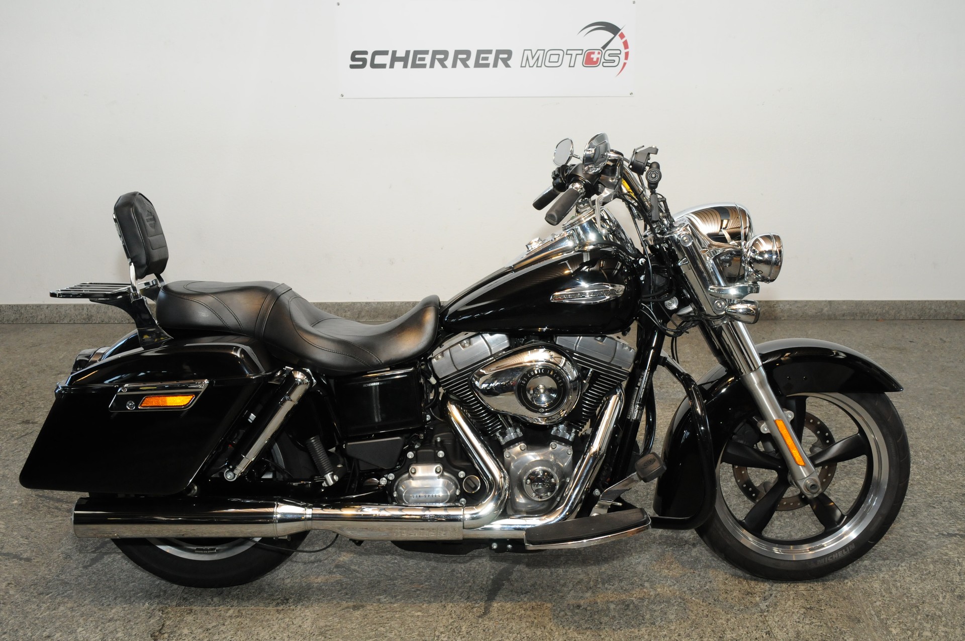 HARLEY-DAVIDSON FLD Dyna Switchback ABS