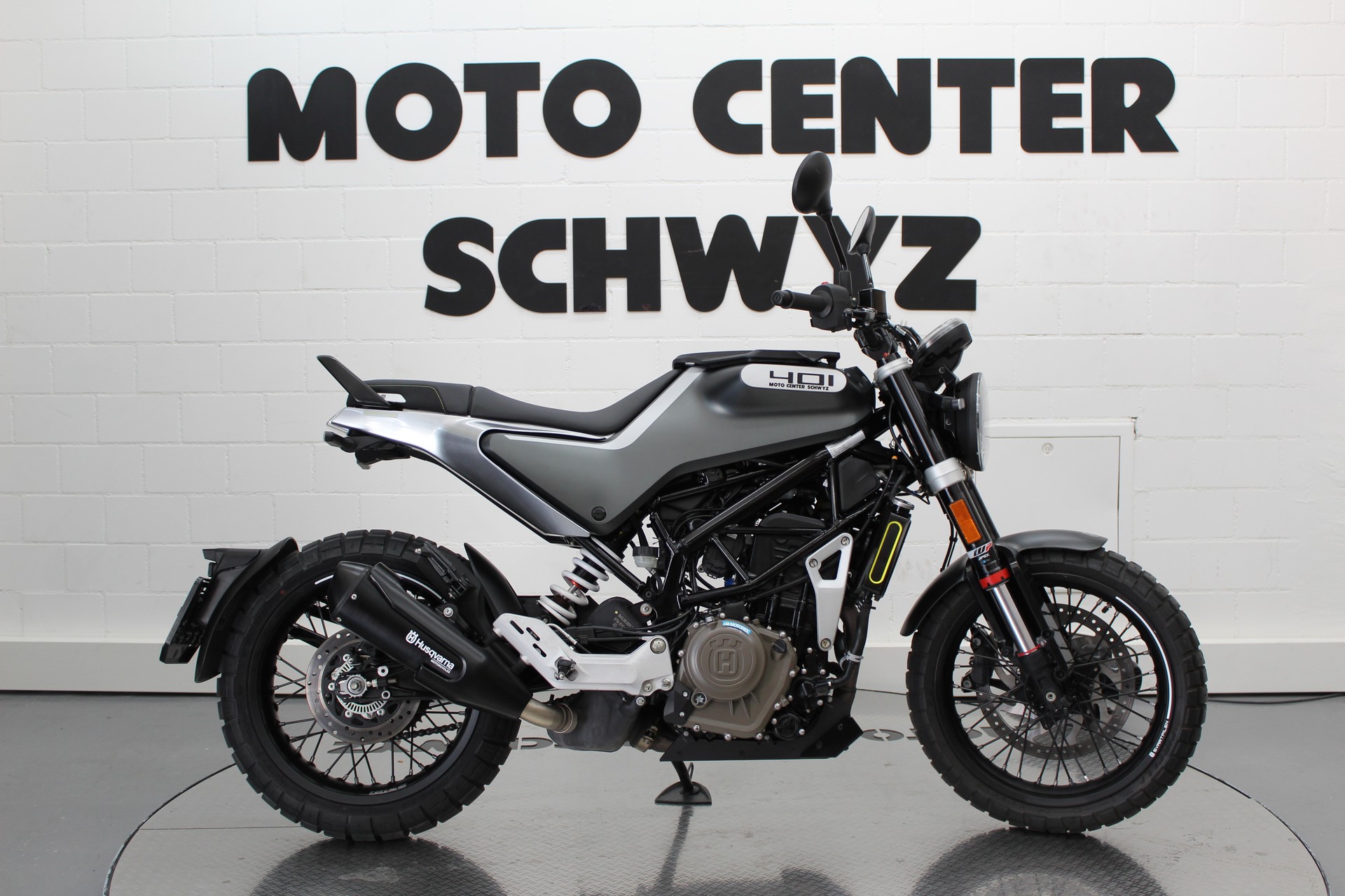 HUSQVARNA Svartpilen 401