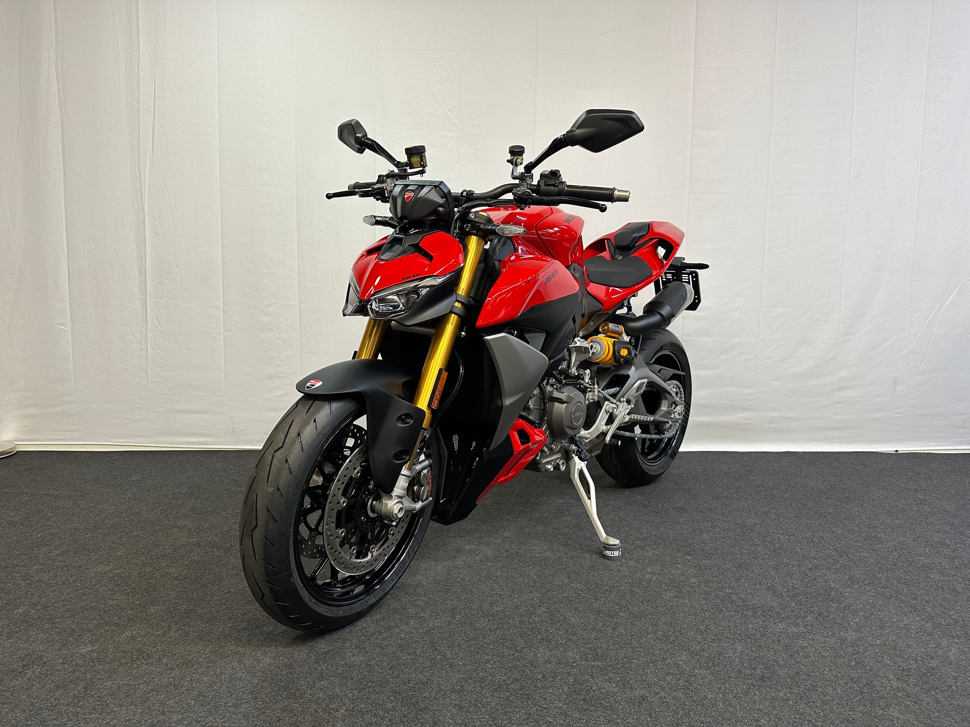 DUCATI Streetfighter V2 S-showroom-element-2