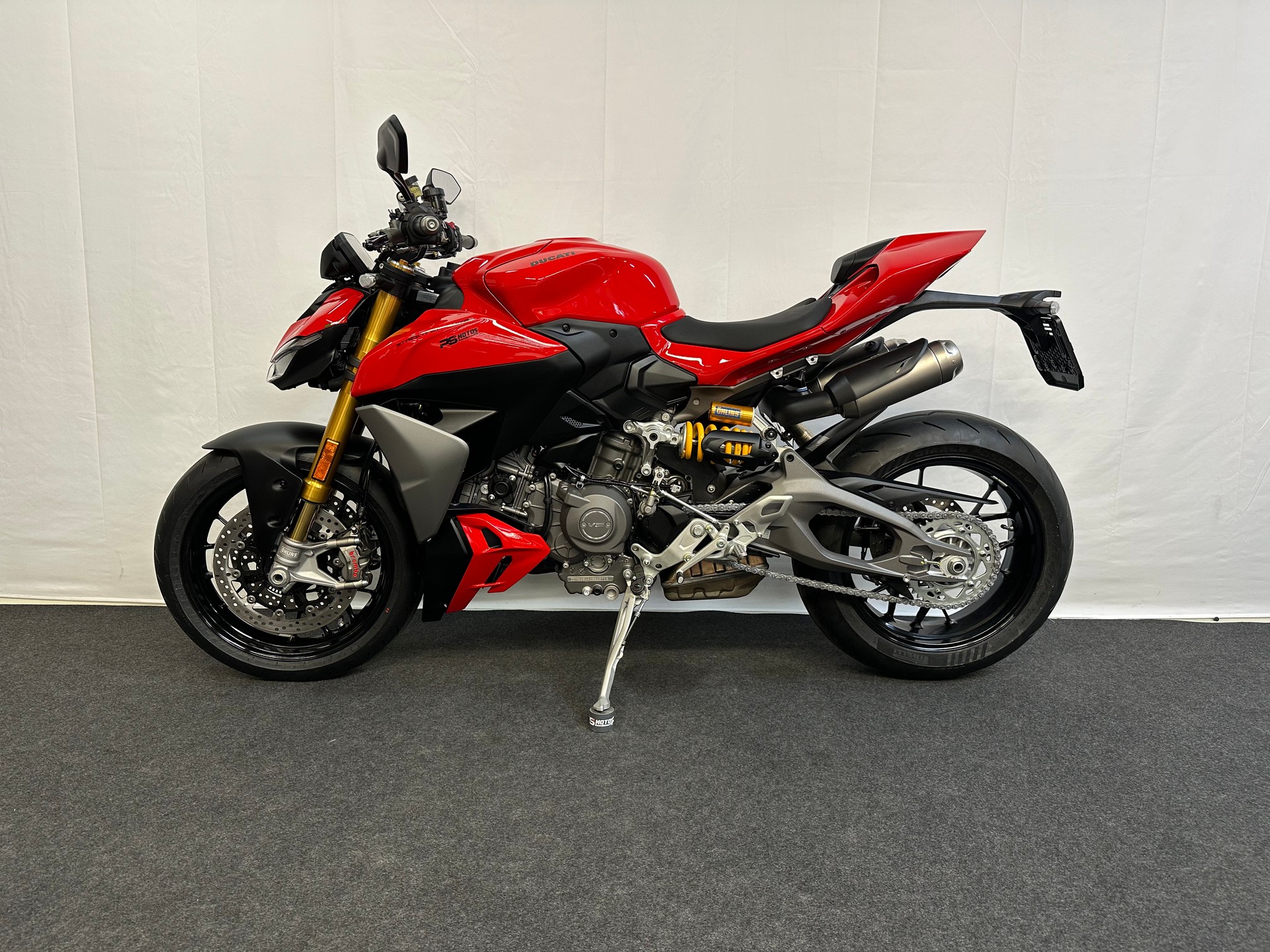 DUCATI Streetfighter V2 S-showroom-element-3