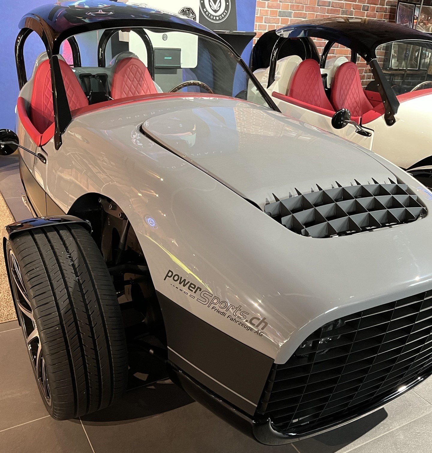 VANDERHALL Carmel GTS-image-2
