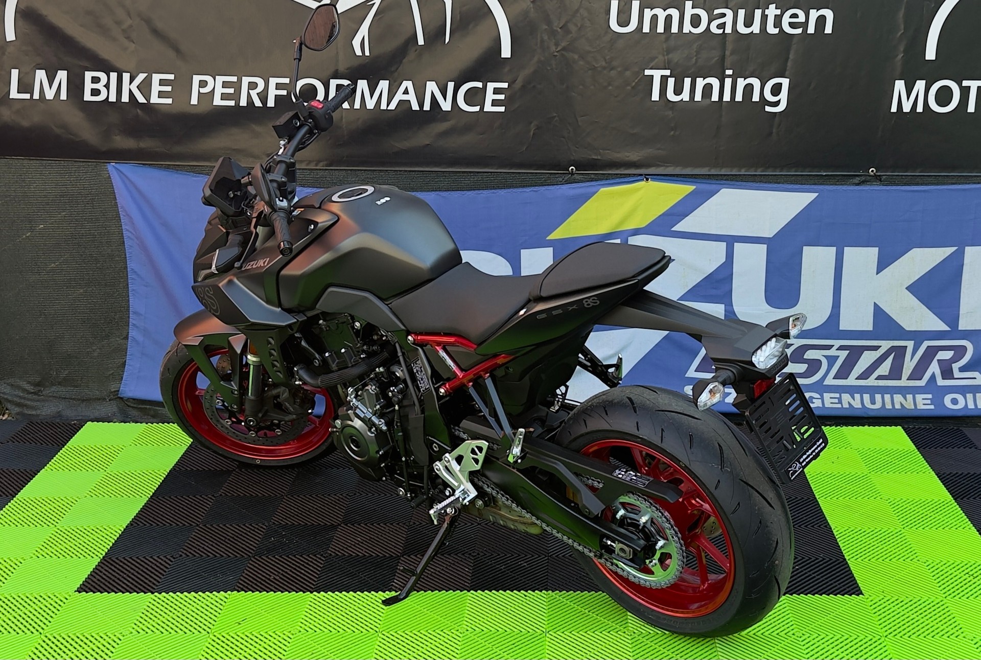 SUZUKI GSX 8 S (35kW)-showroom-element-2