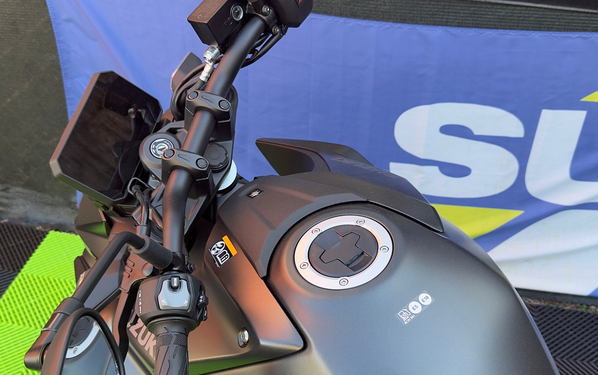 SUZUKI GSX 8 S (35kW)-image-9