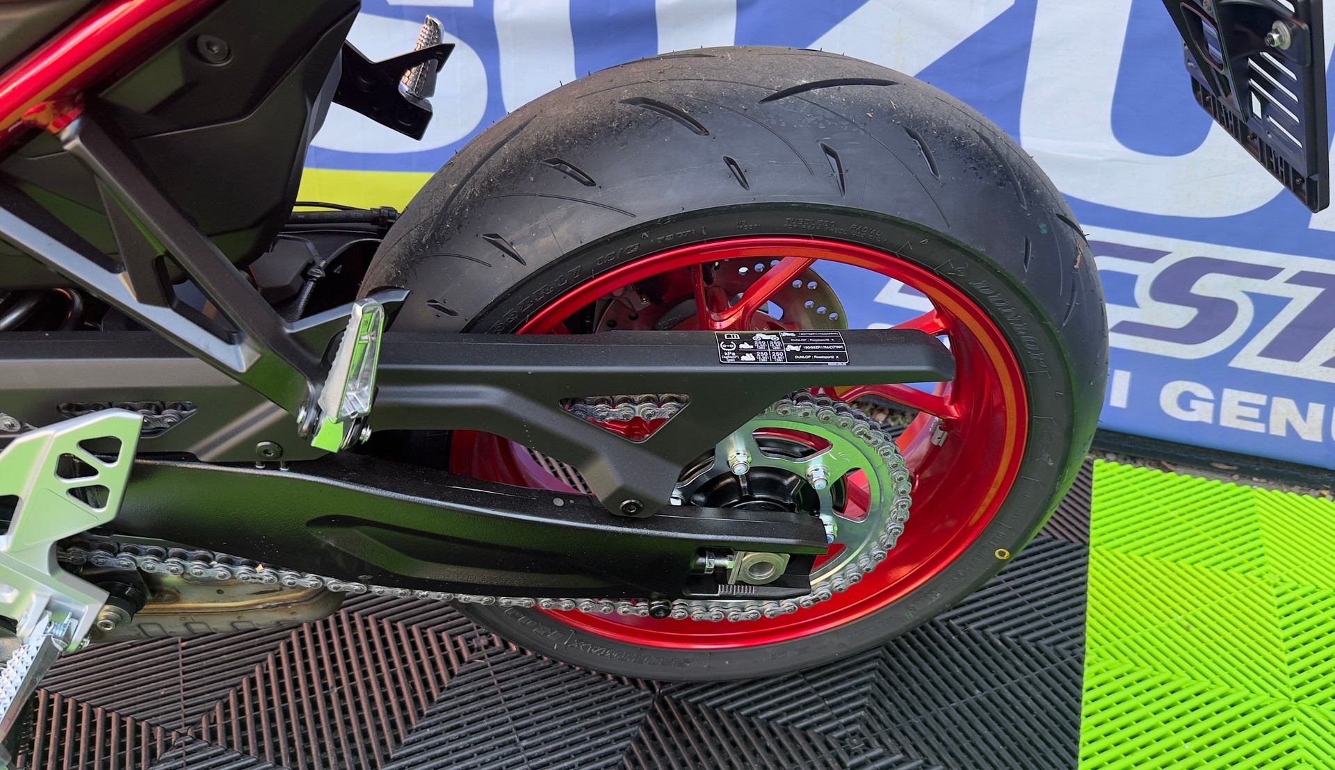 SUZUKI GSX 8 S (35kW)-image-10