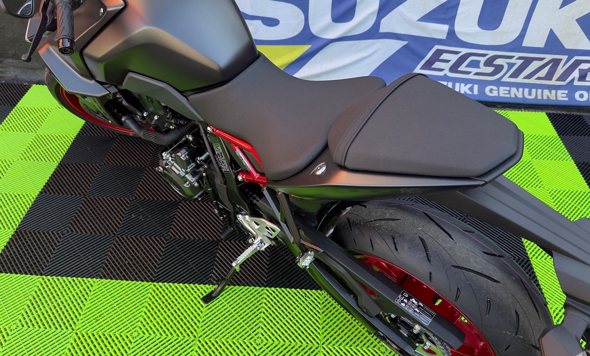 SUZUKI GSX 8 S (35kW)-image-8