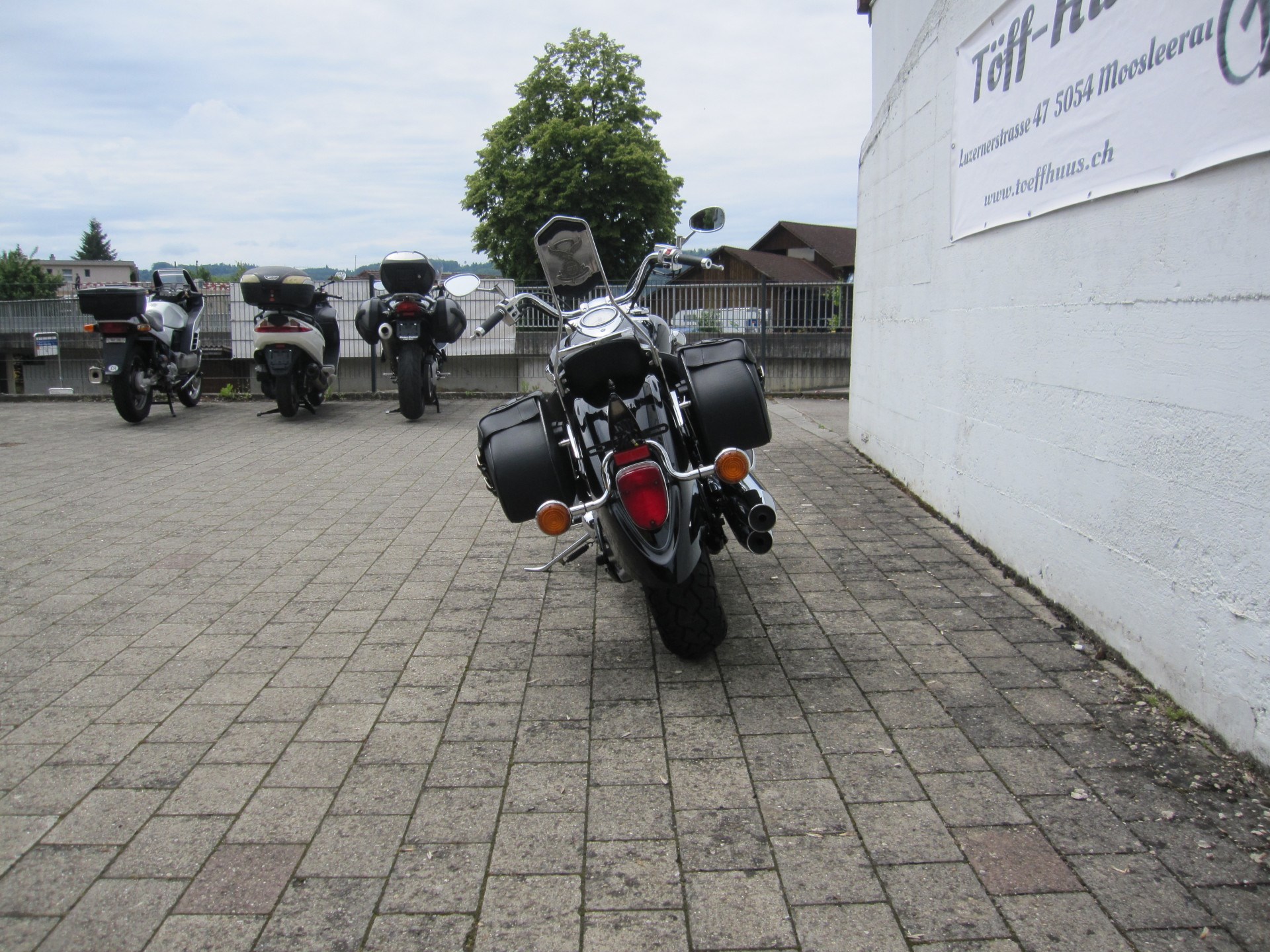 YAMAHA XVS 1100 A-showroom-element-3