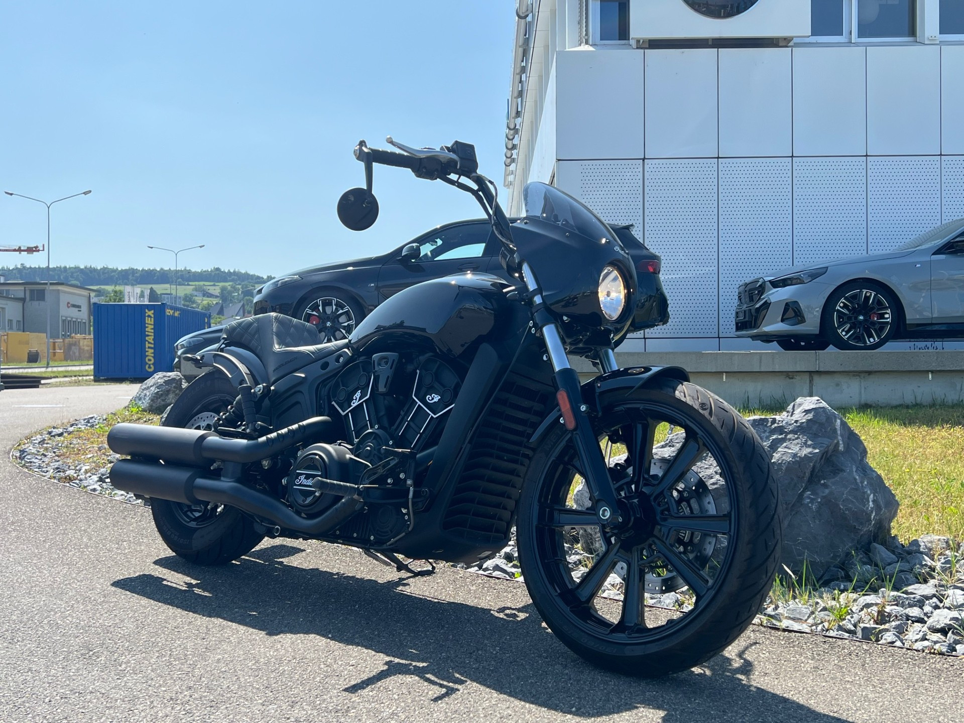 INDIAN Scout Rogue-showroom-element-1